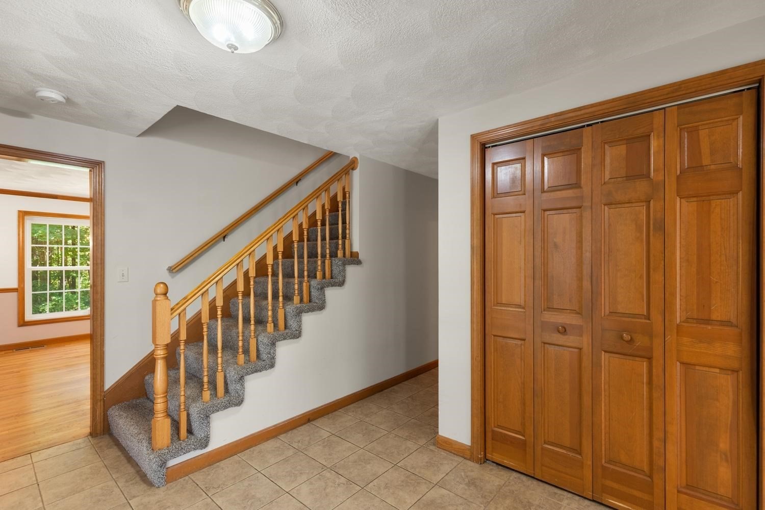 3 Karen Way Property Photo 5