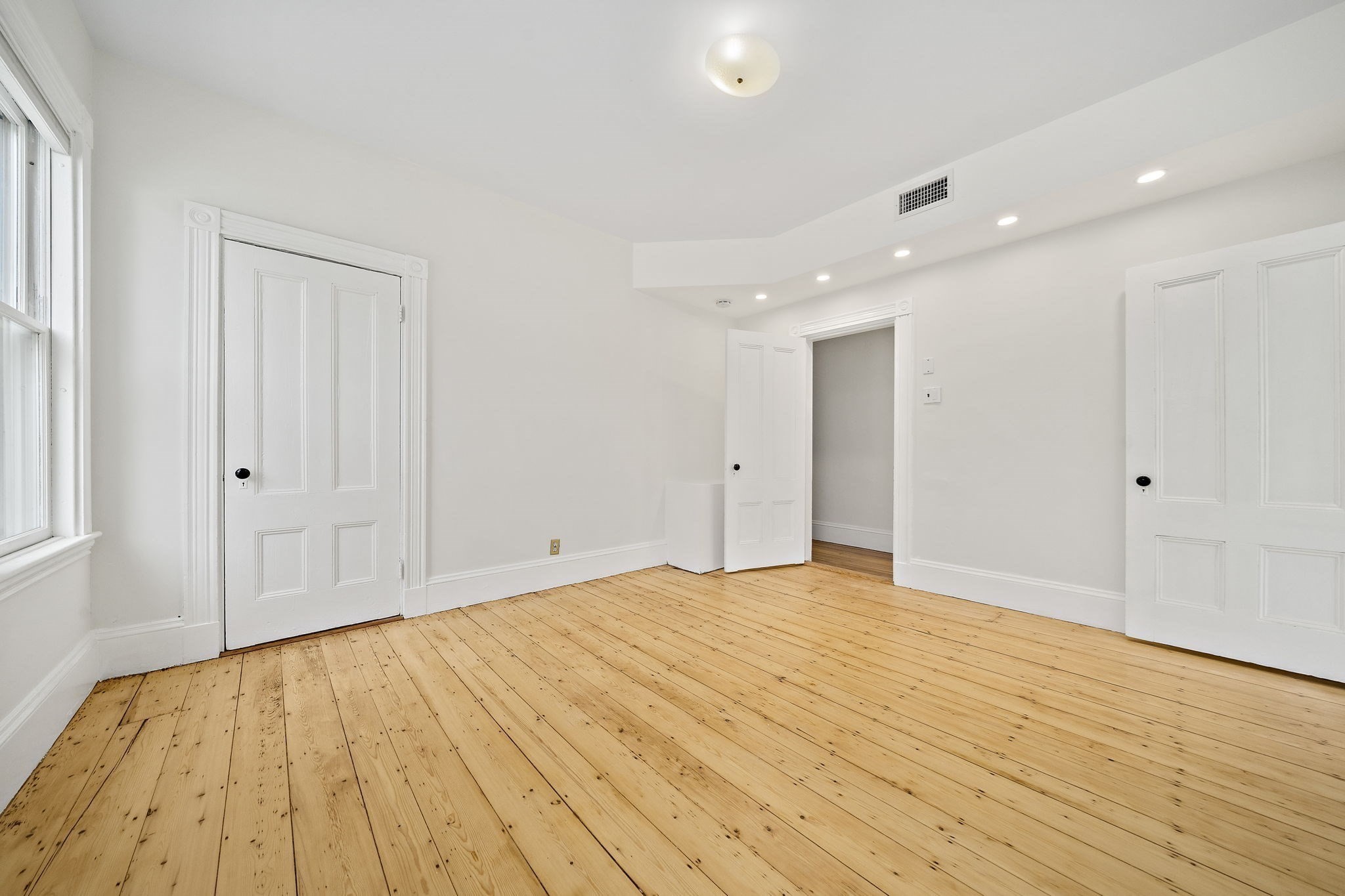 98 Boylston St # 3 Property Photo 5
