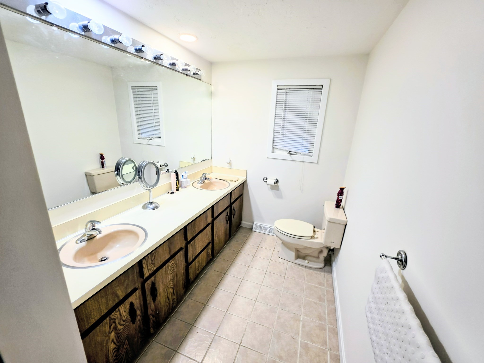 80 Winter St Property Photo 38