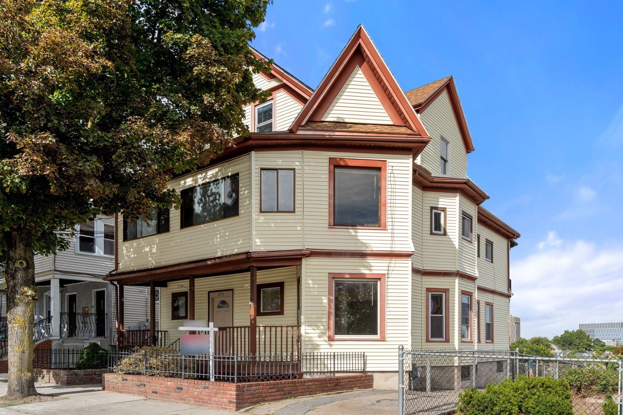 273 Medford St Property Photo 1