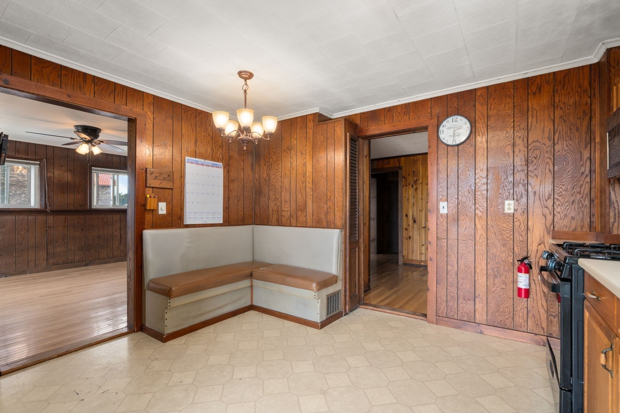 273 Medford St Property Photo 4