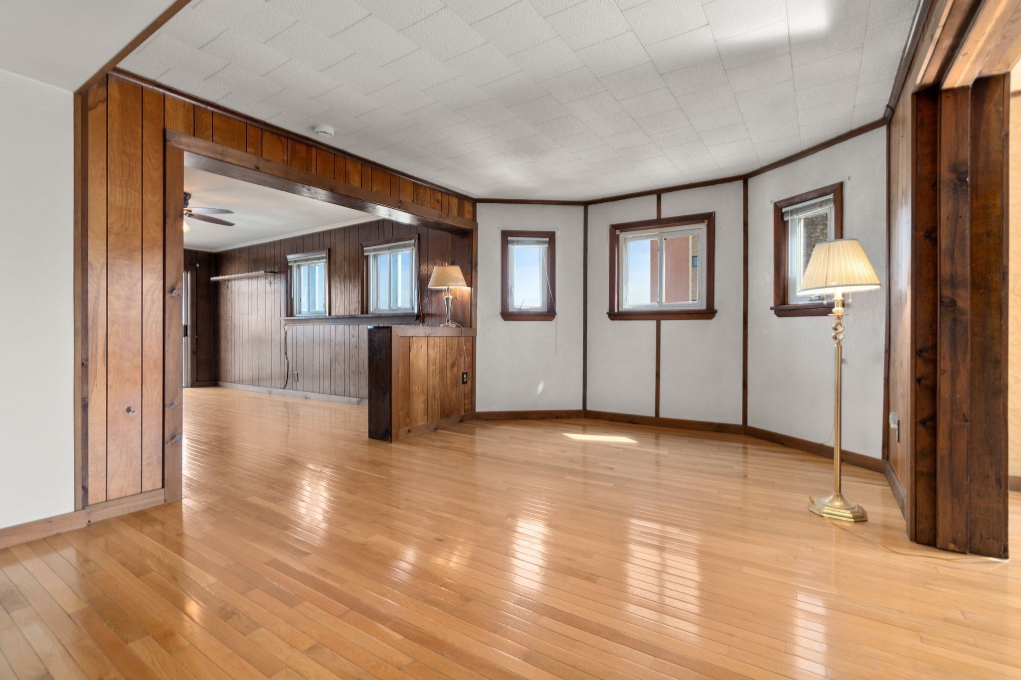 273 Medford St Property Photo 8
