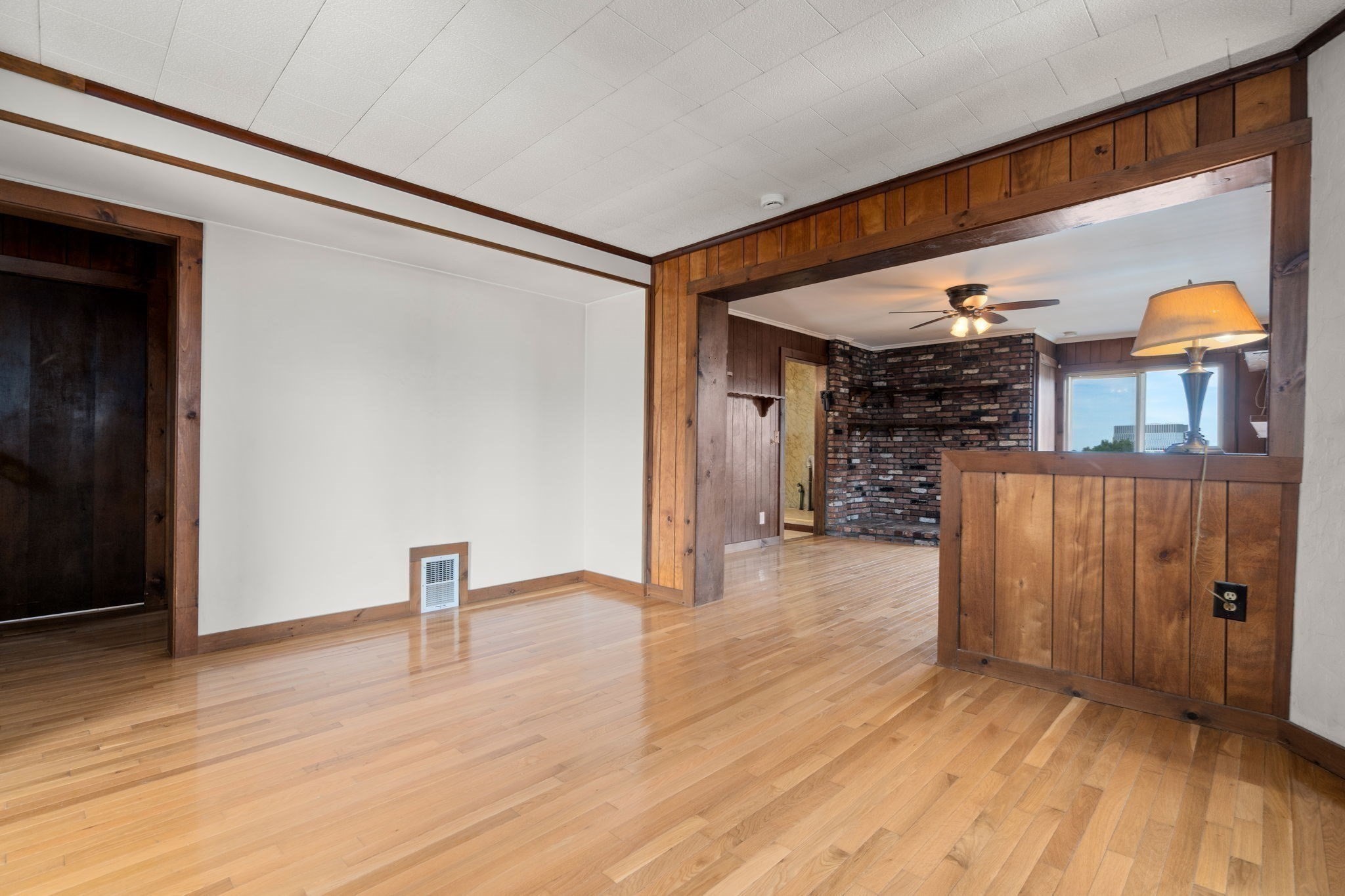 273 Medford St Property Photo 10