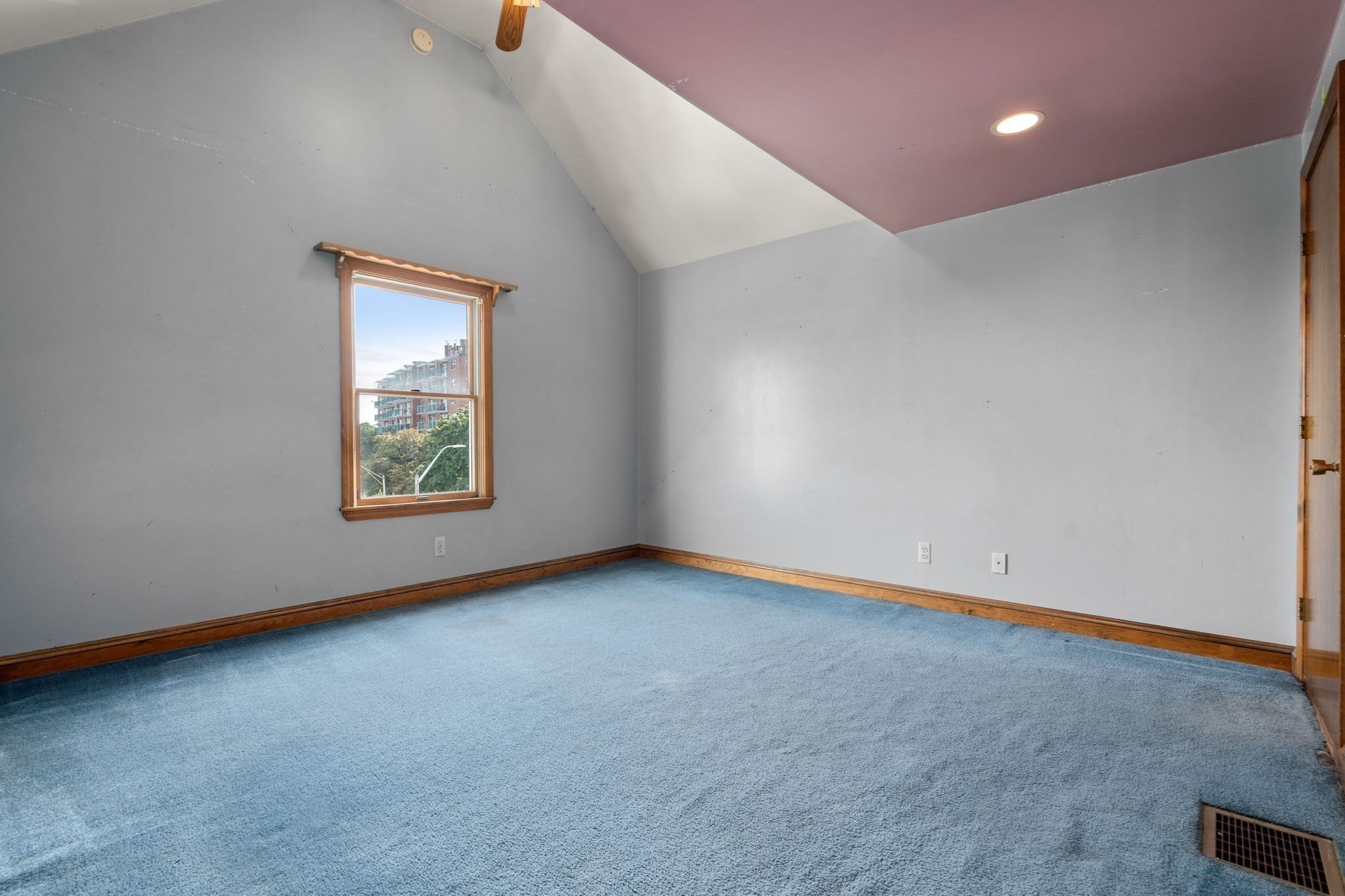 273 Medford St Property Photo 19