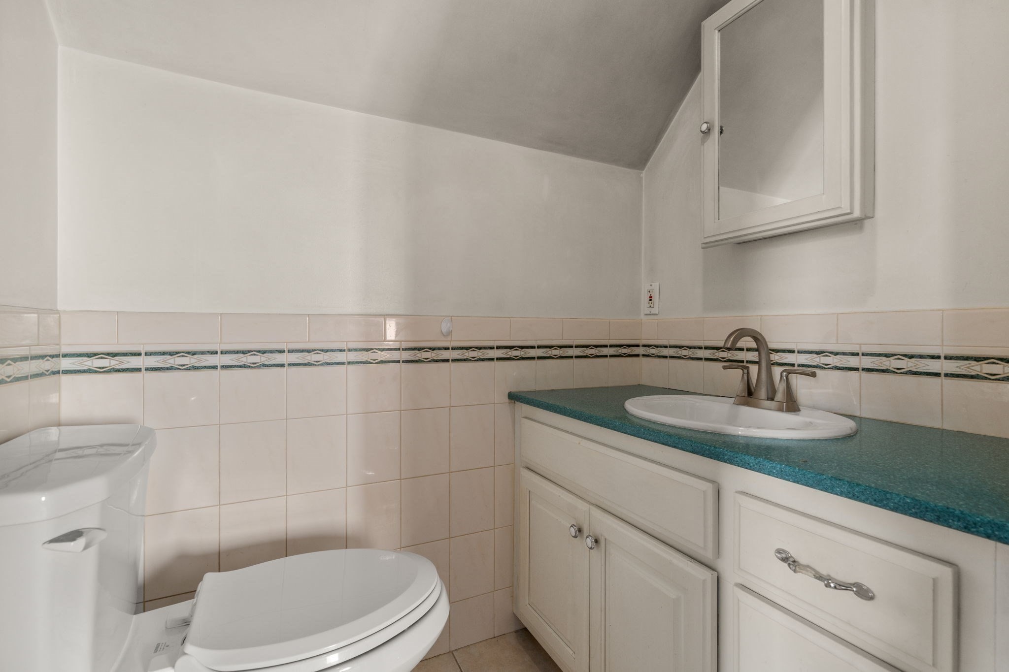 273 Medford St Property Photo 21