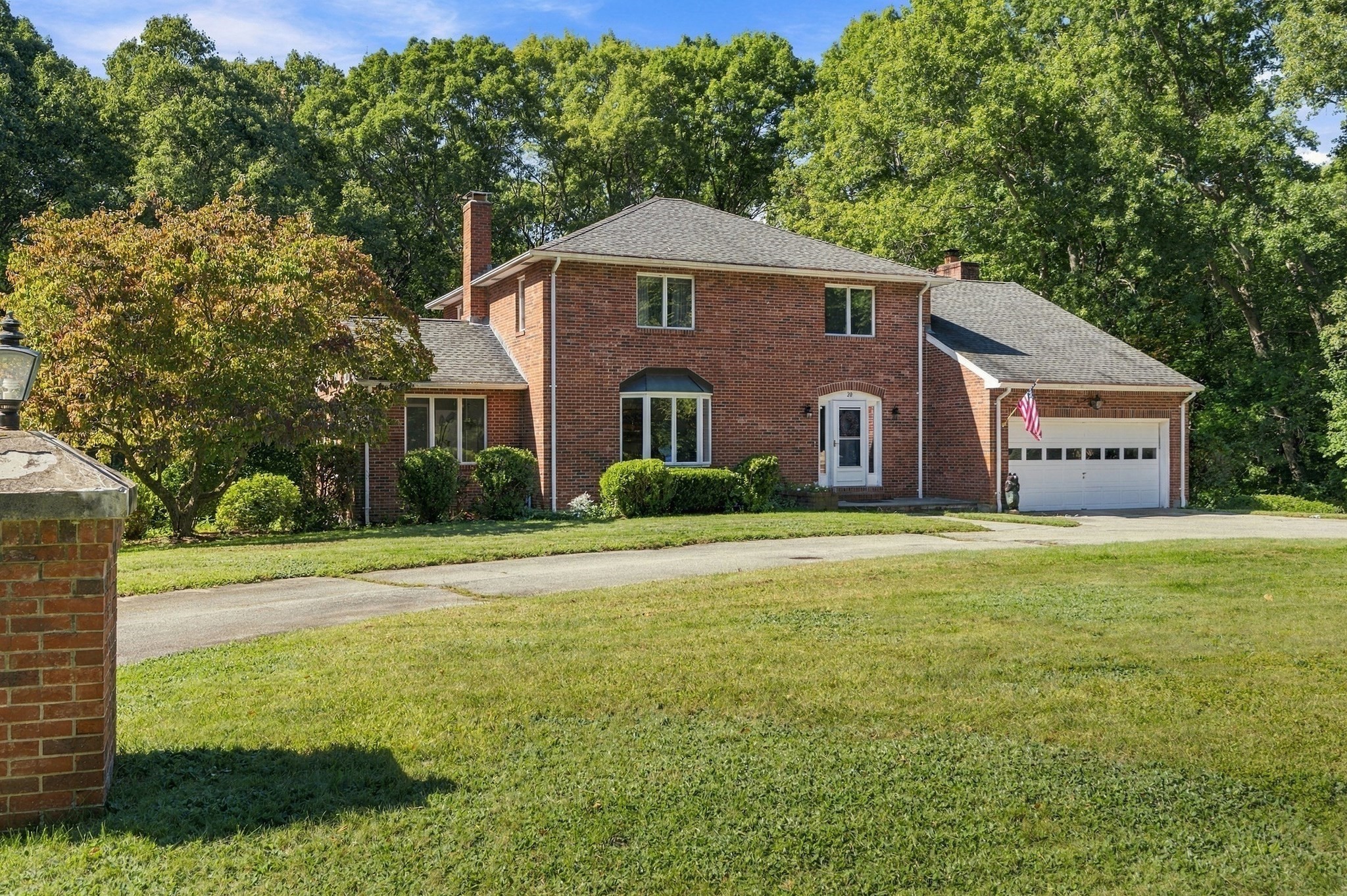20 Lincoln Property Photo 3