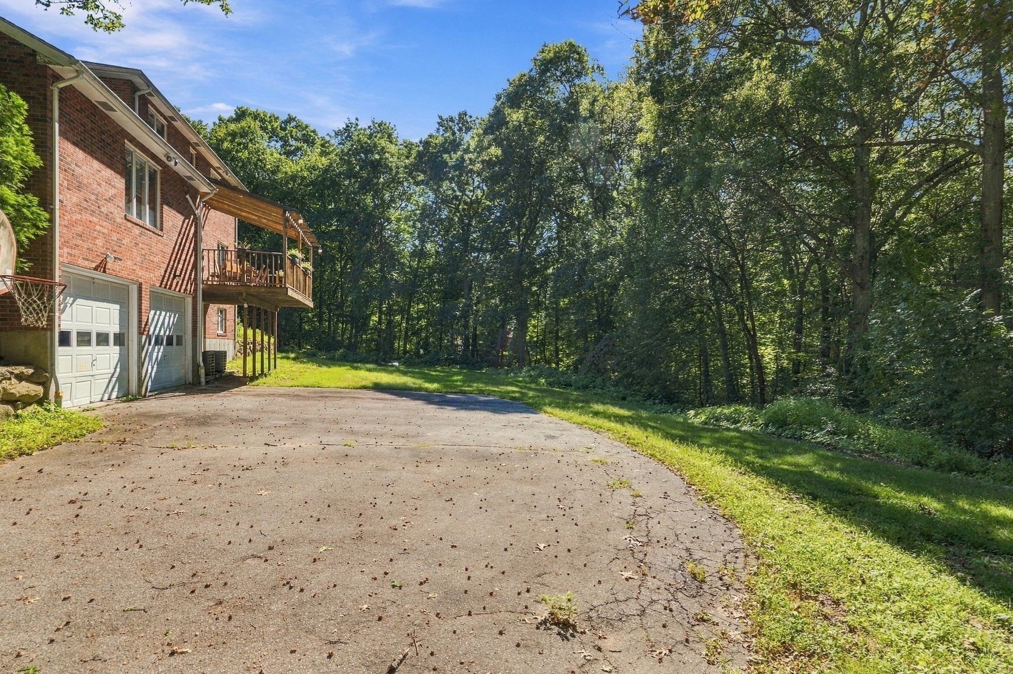 20 Lincoln Property Photo 6