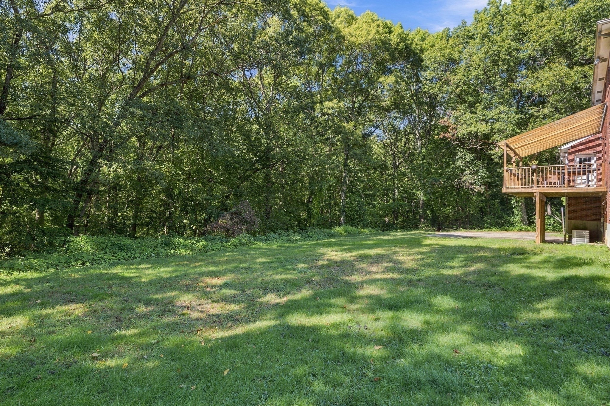 20 Lincoln Property Photo 7
