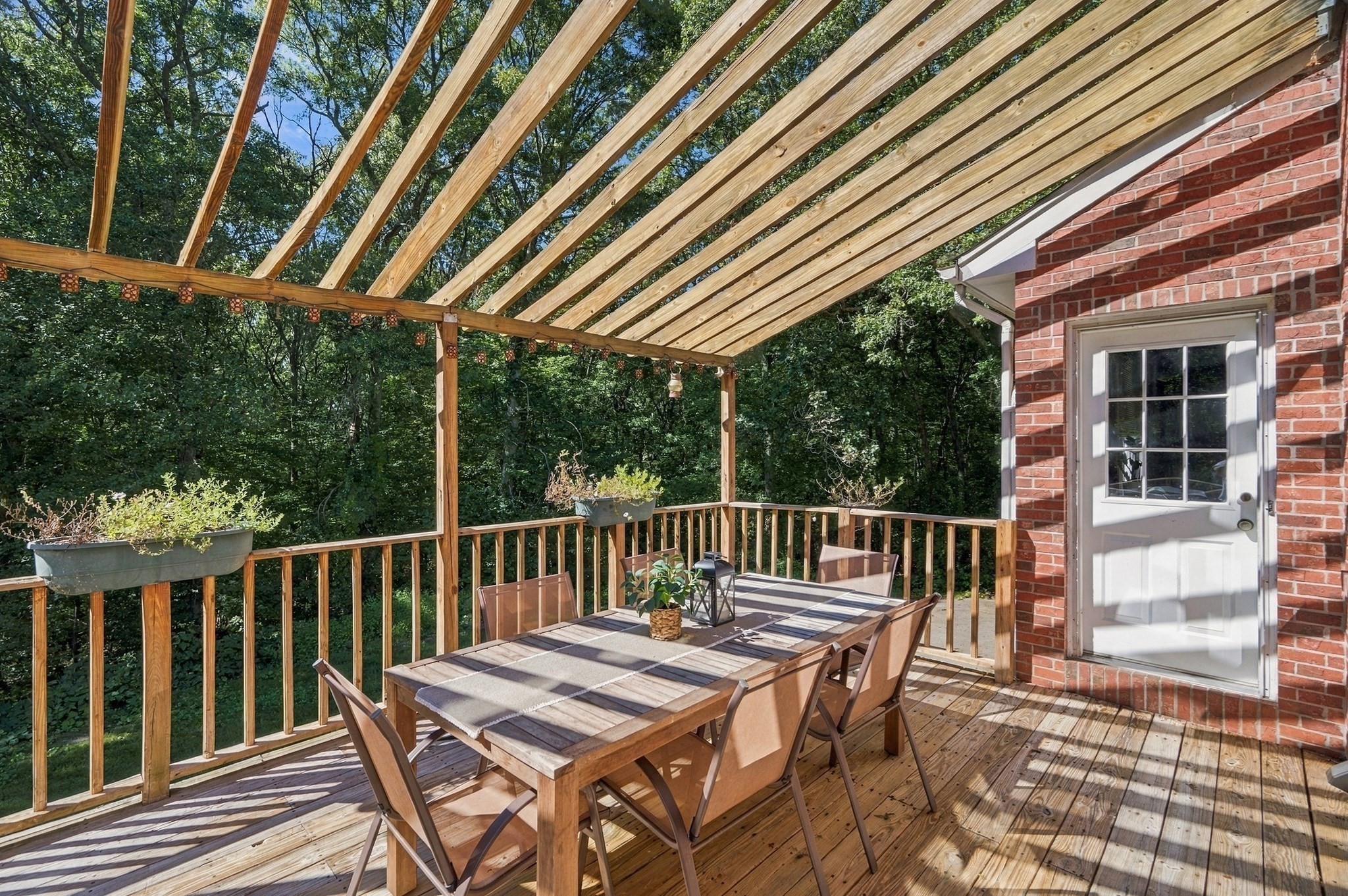 20 Lincoln Property Photo 8