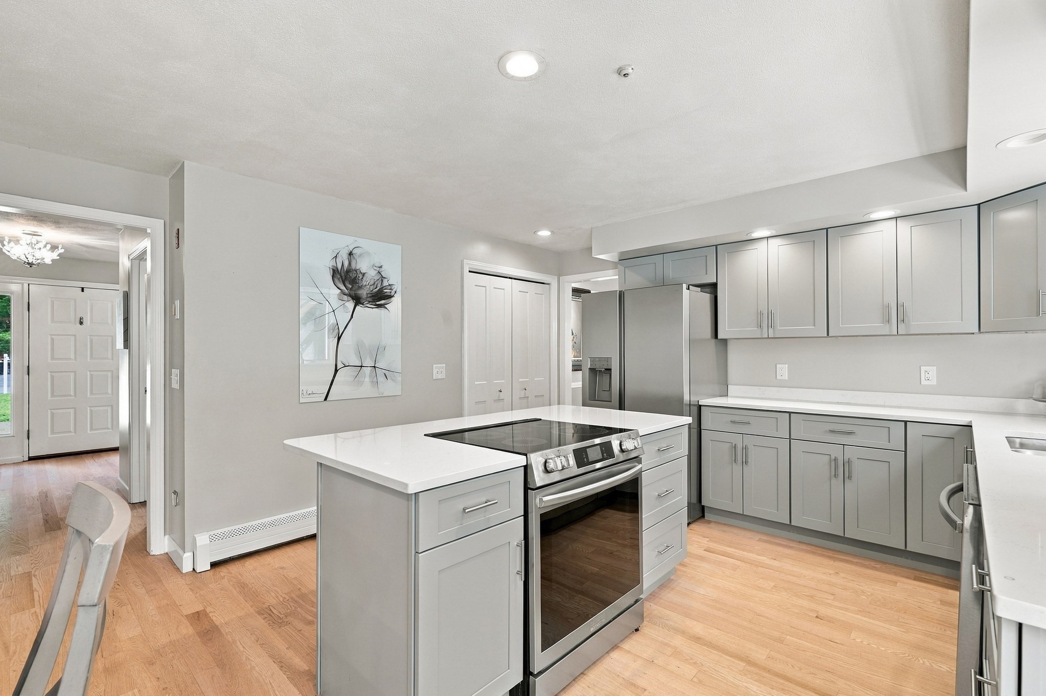 20 Lincoln Property Photo 14