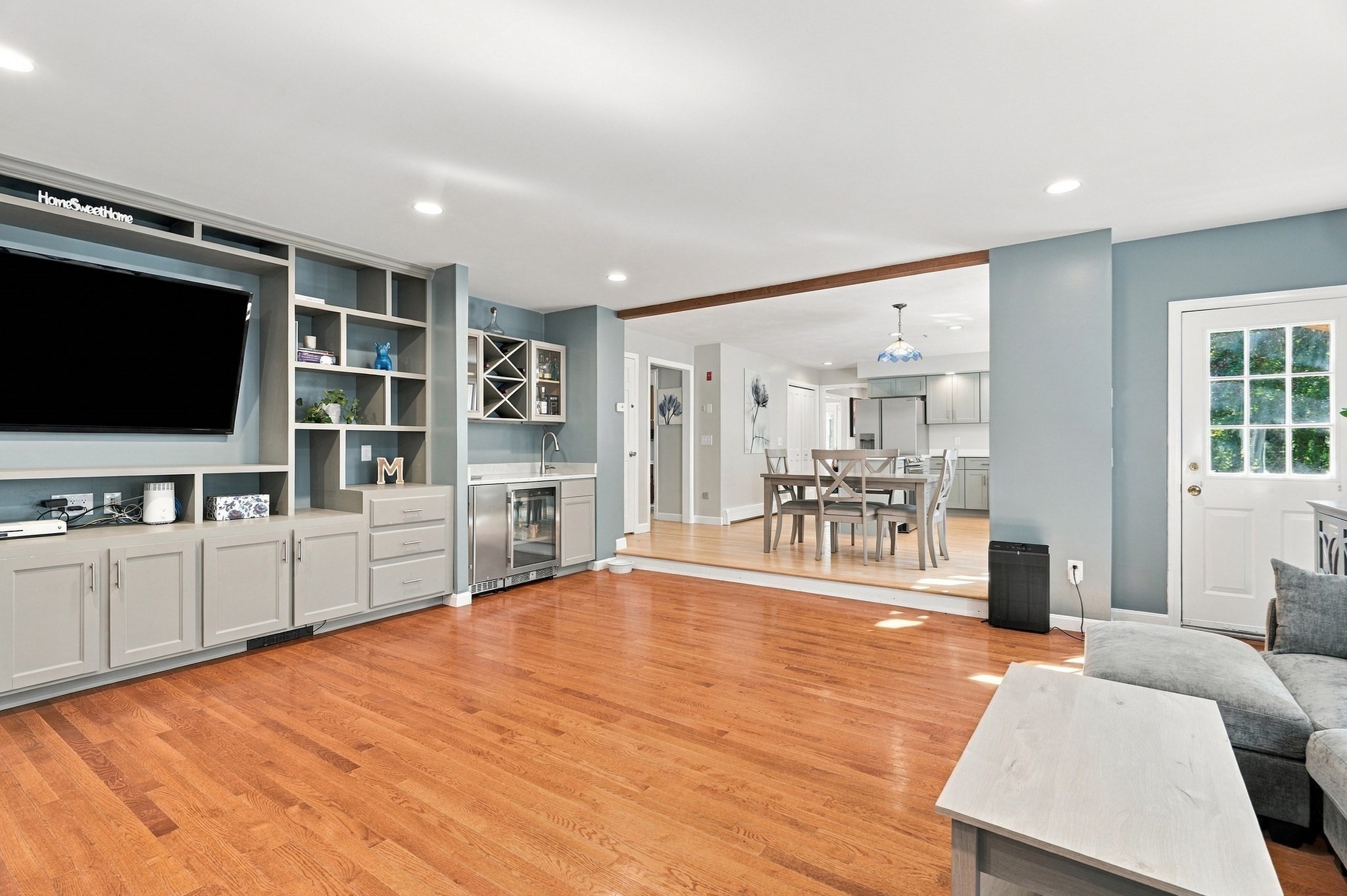 20 Lincoln Property Photo 17