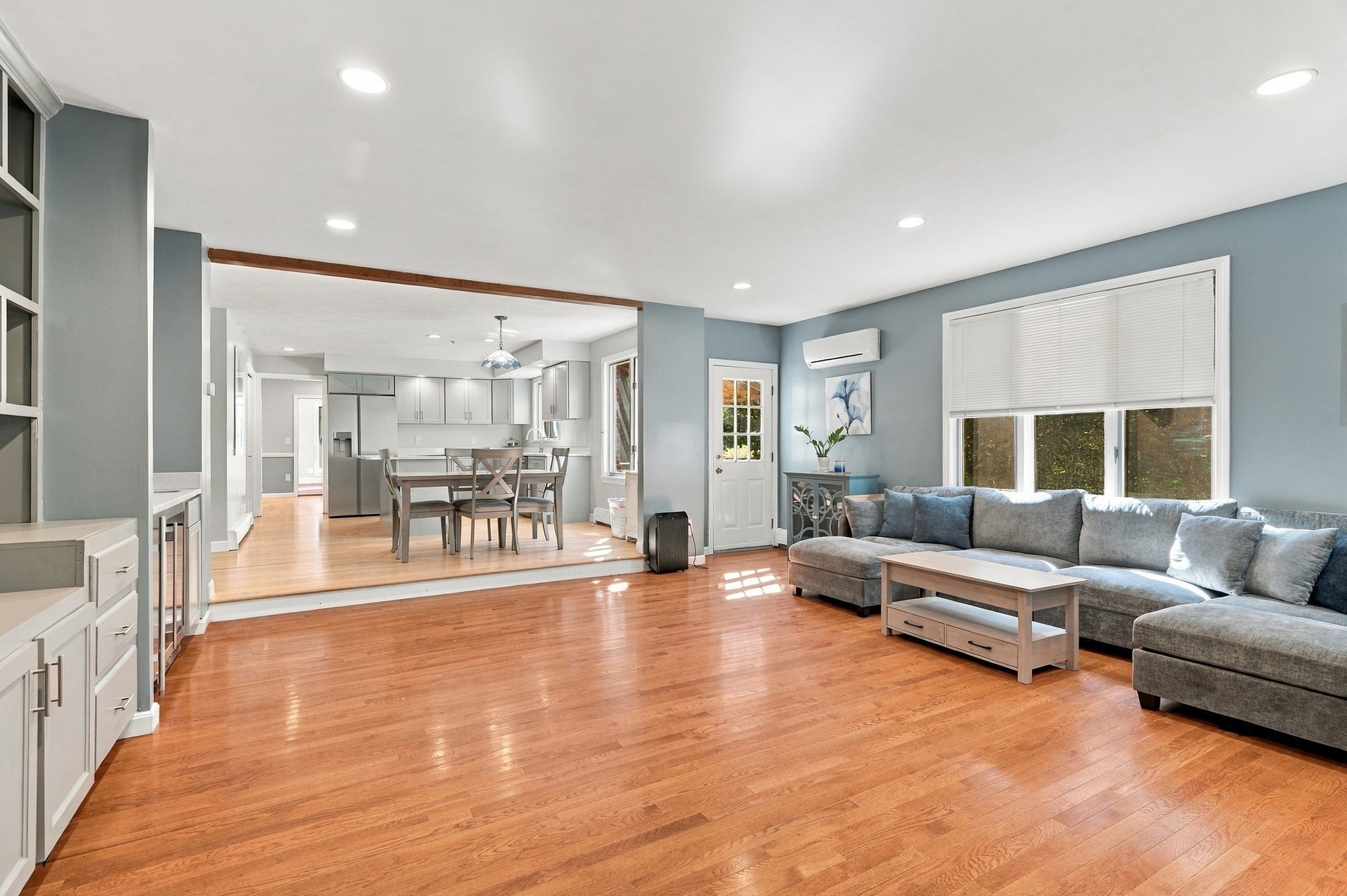 20 Lincoln Property Photo 18