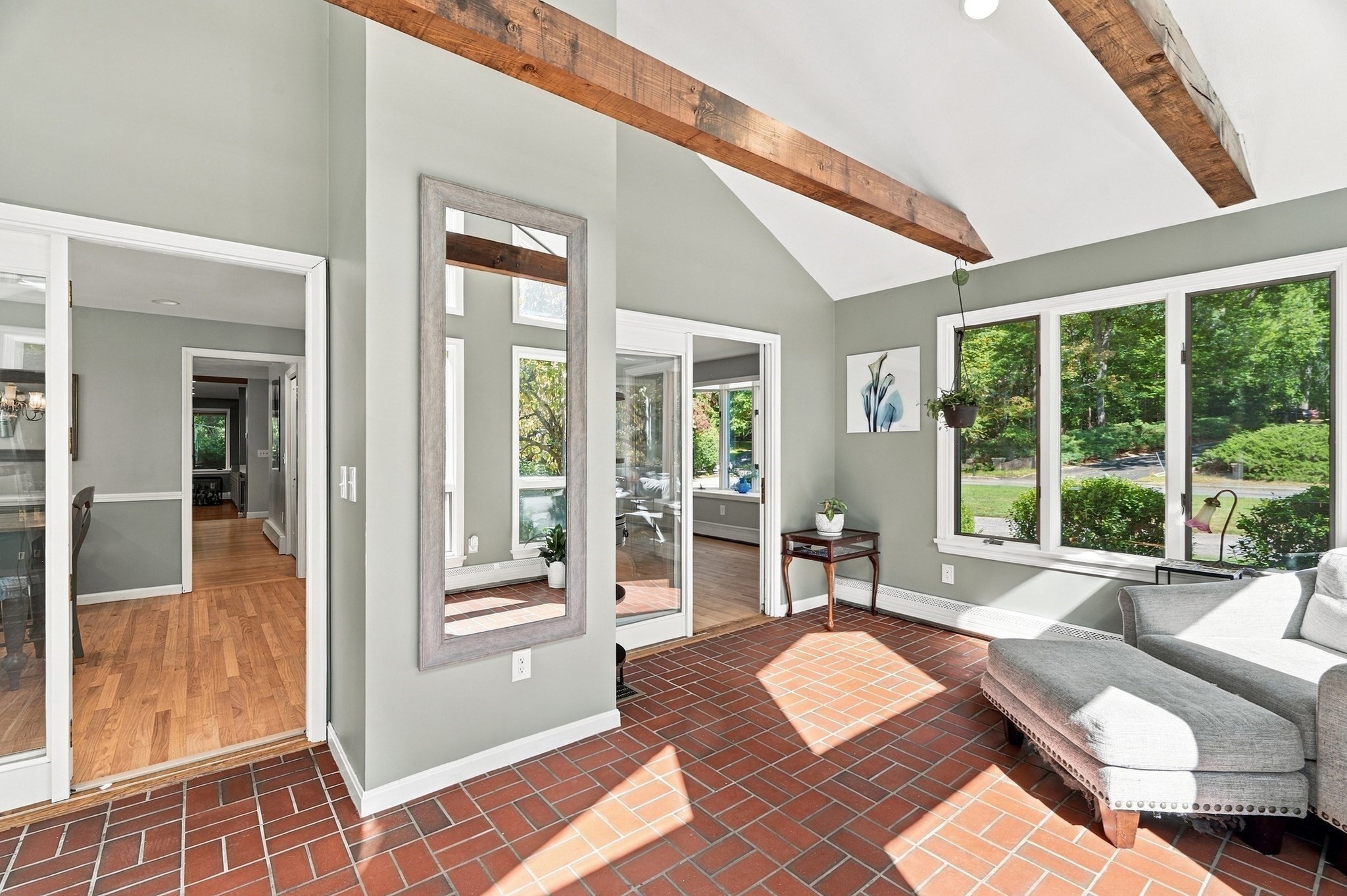 20 Lincoln Property Photo 19