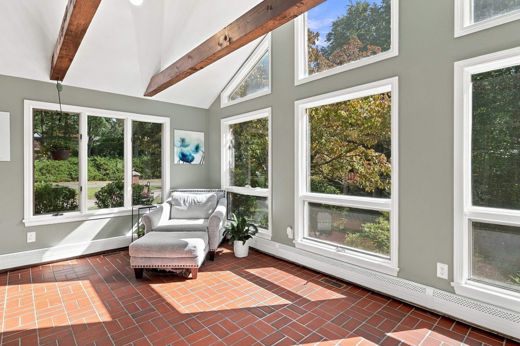 20 Lincoln Property Photo 21
