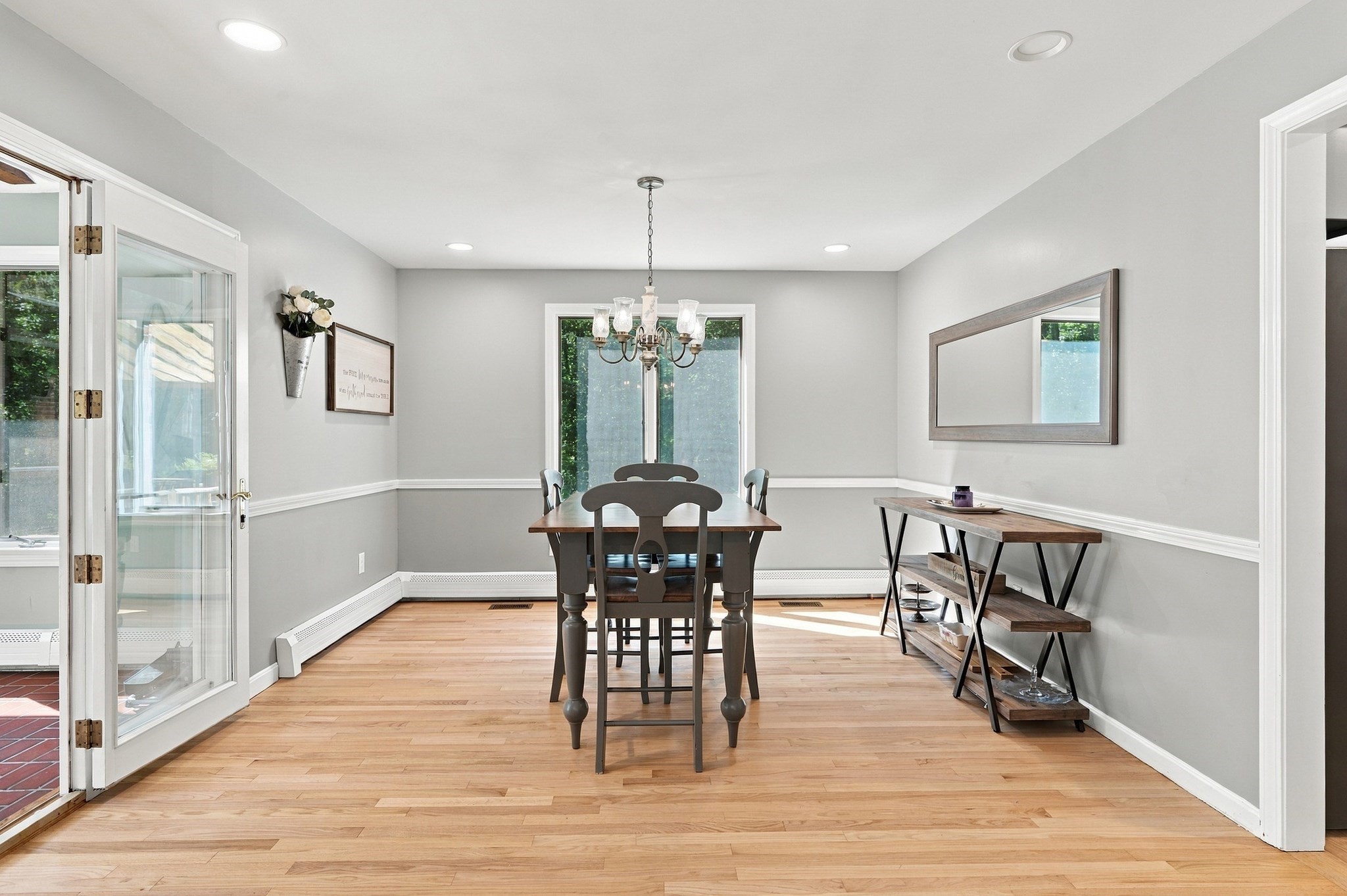 20 Lincoln Property Photo 22
