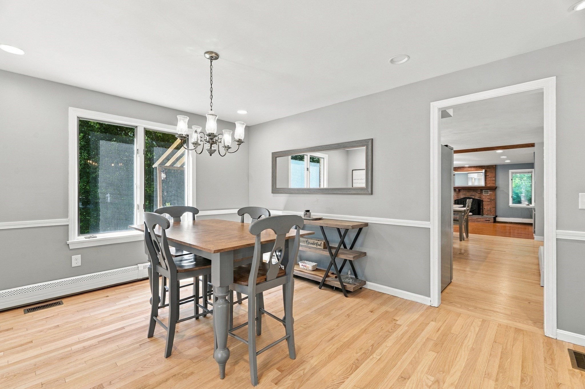20 Lincoln Property Photo 23