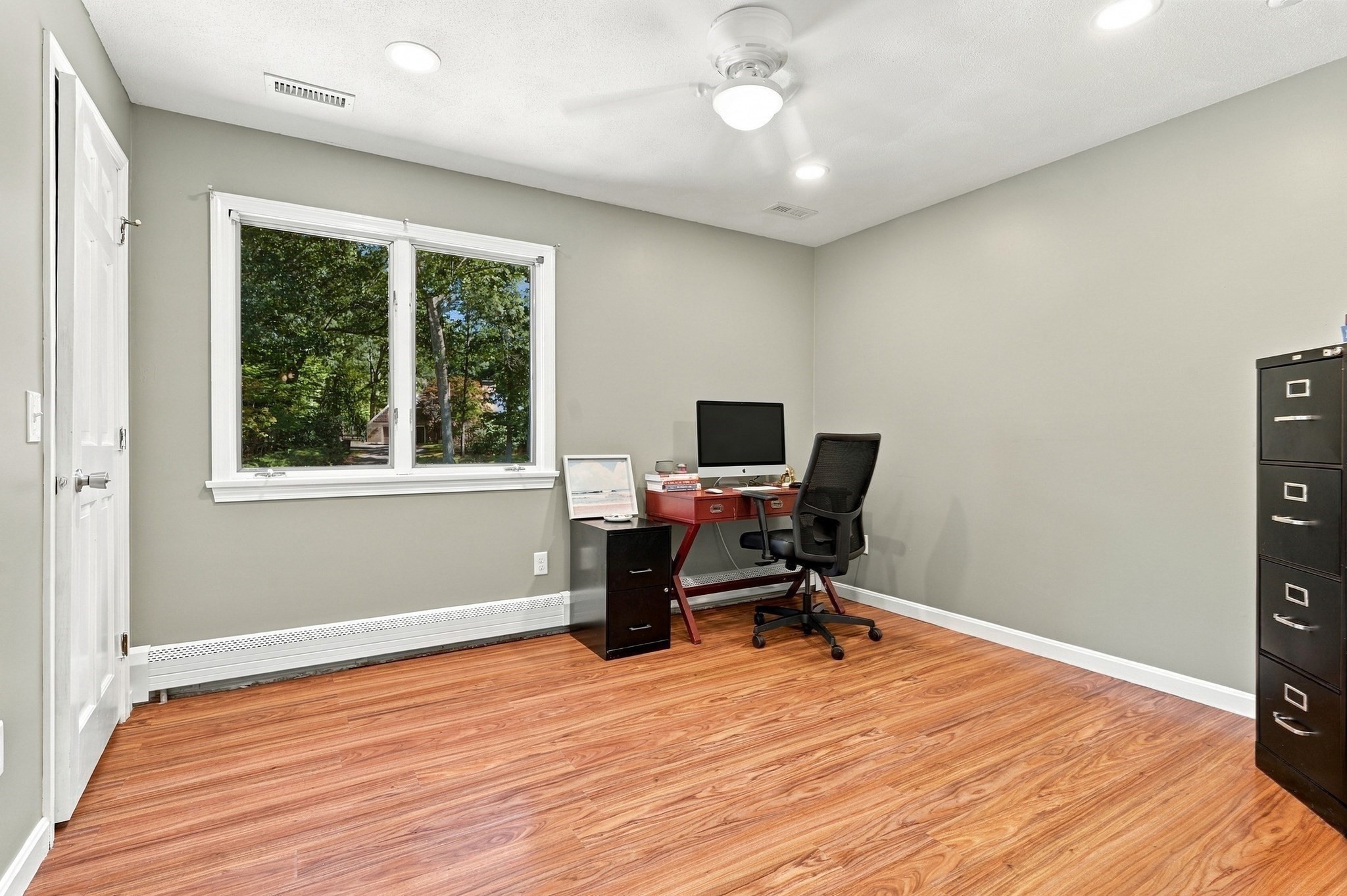 20 Lincoln Property Photo 31