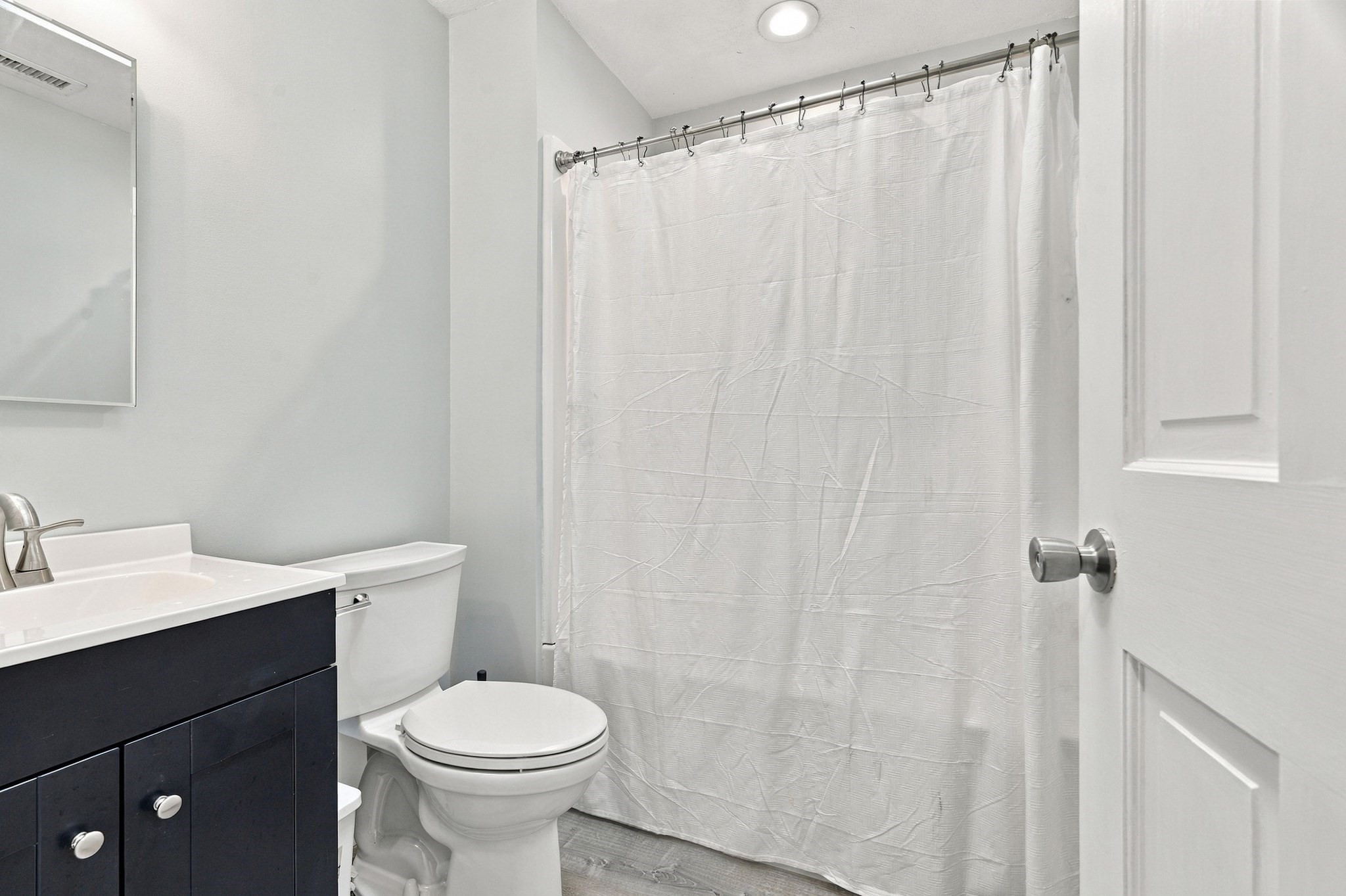 20 Lincoln Property Photo 34