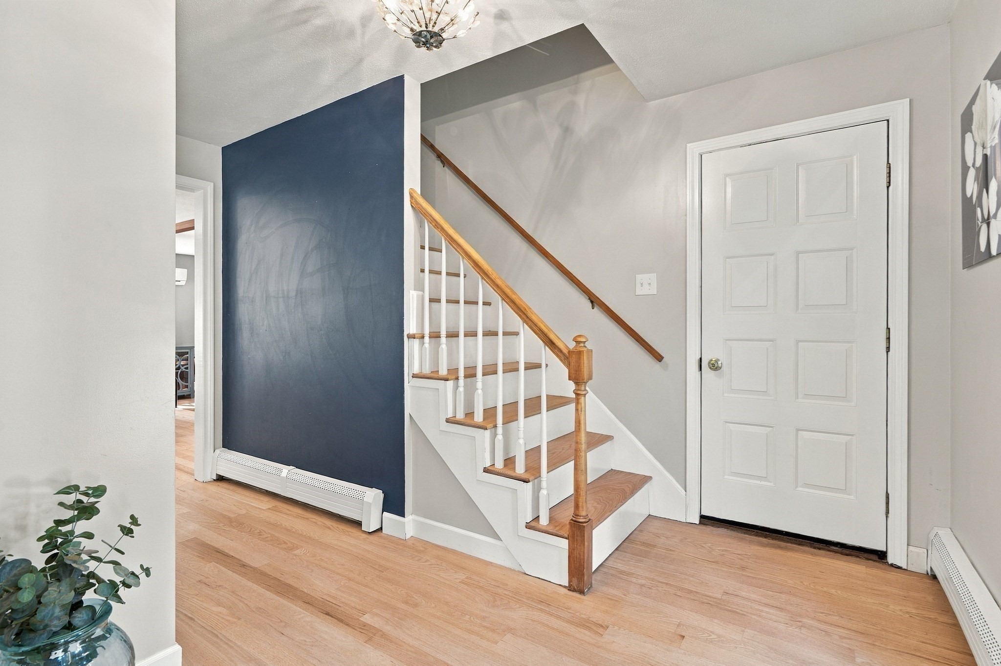20 Lincoln Property Photo 36