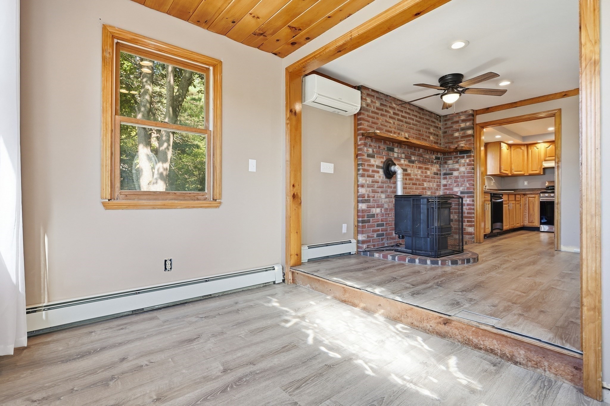 141 Long Pond Dr Property Photo 4