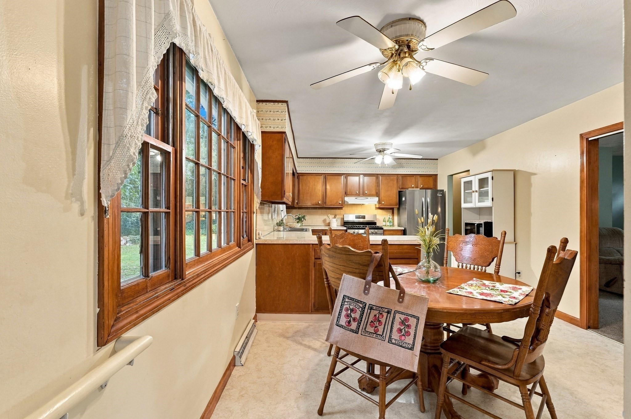 6 Lincoln Dr Property Photo 8