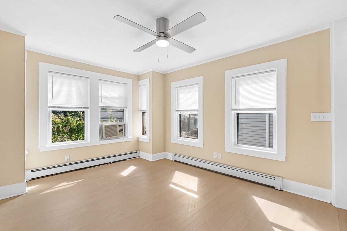 6 Coffin Avenue Ct Property Photo 3