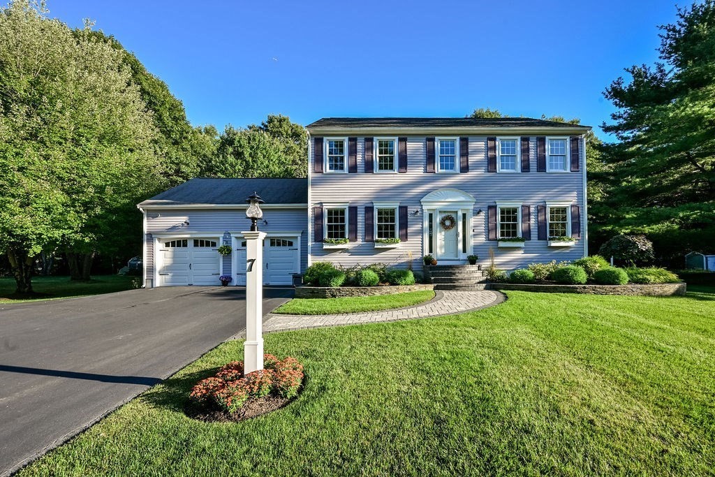 7 Southpark Ln Property Photo 1