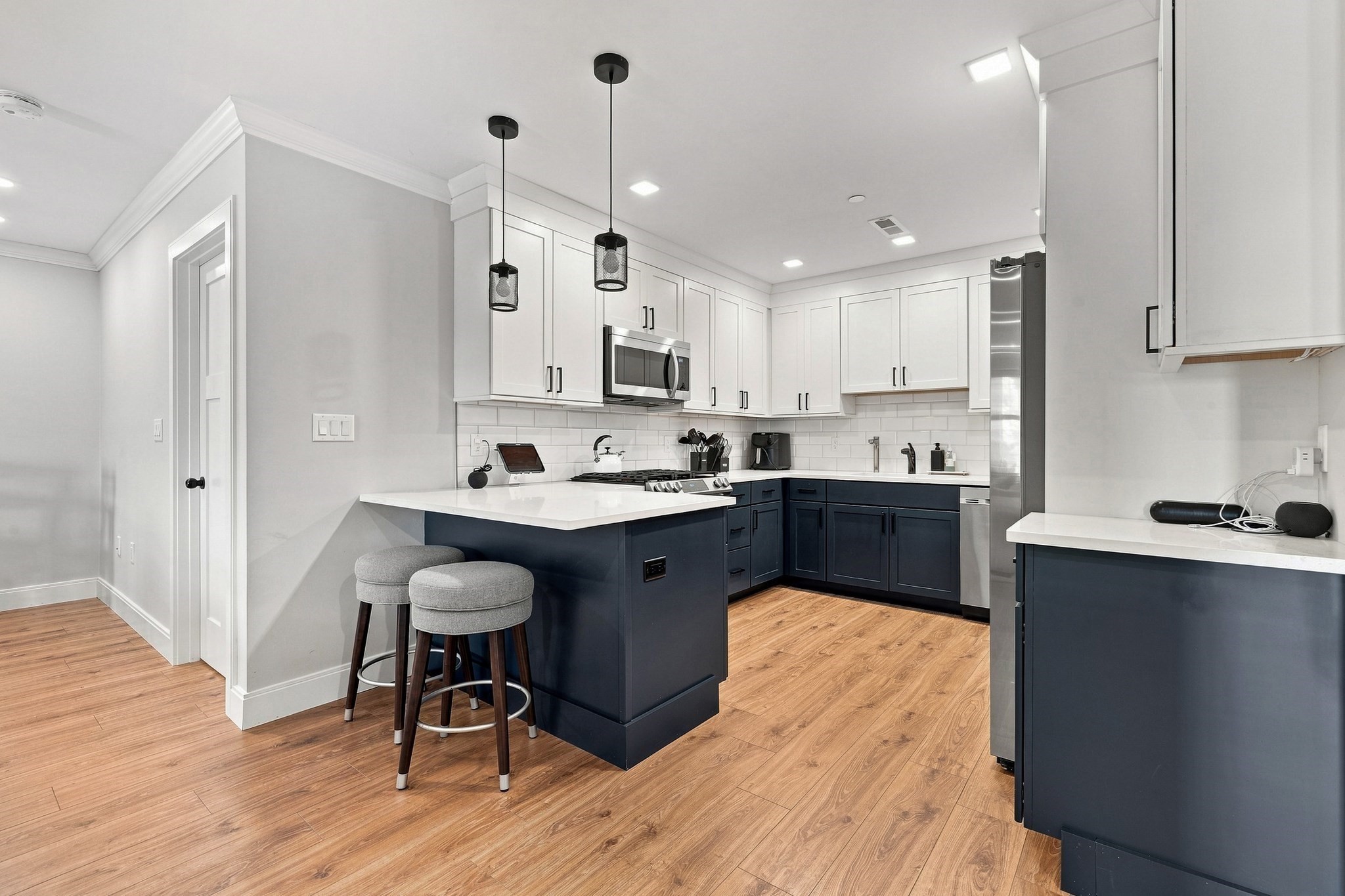 1721 Centre St # 204 Property Photo 10