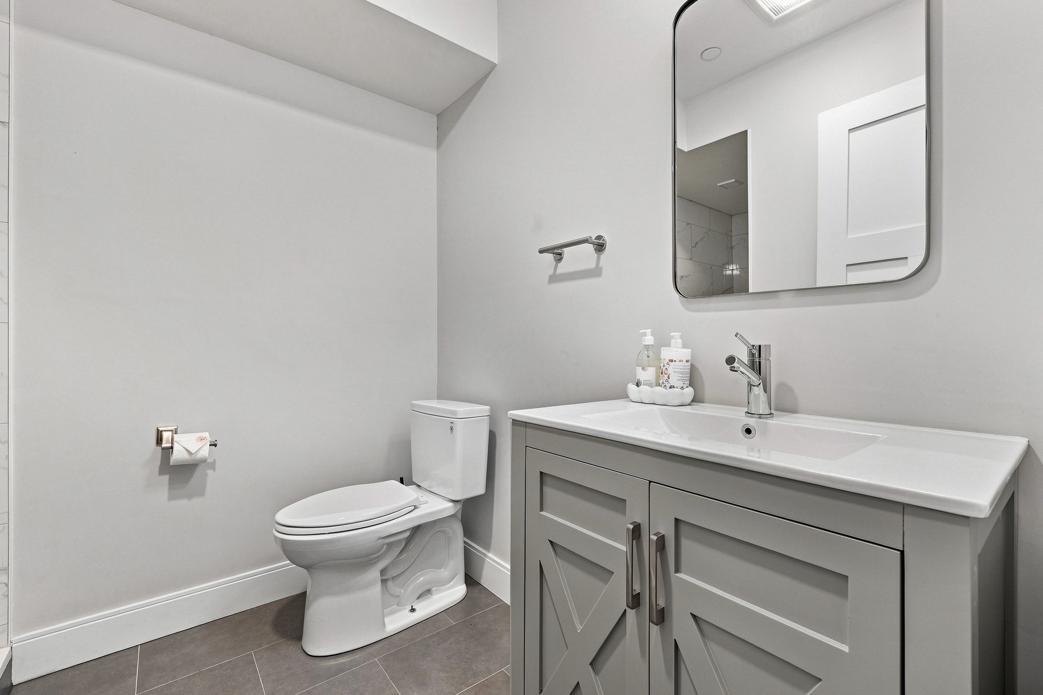 1721 Centre St # 204 Property Photo 12