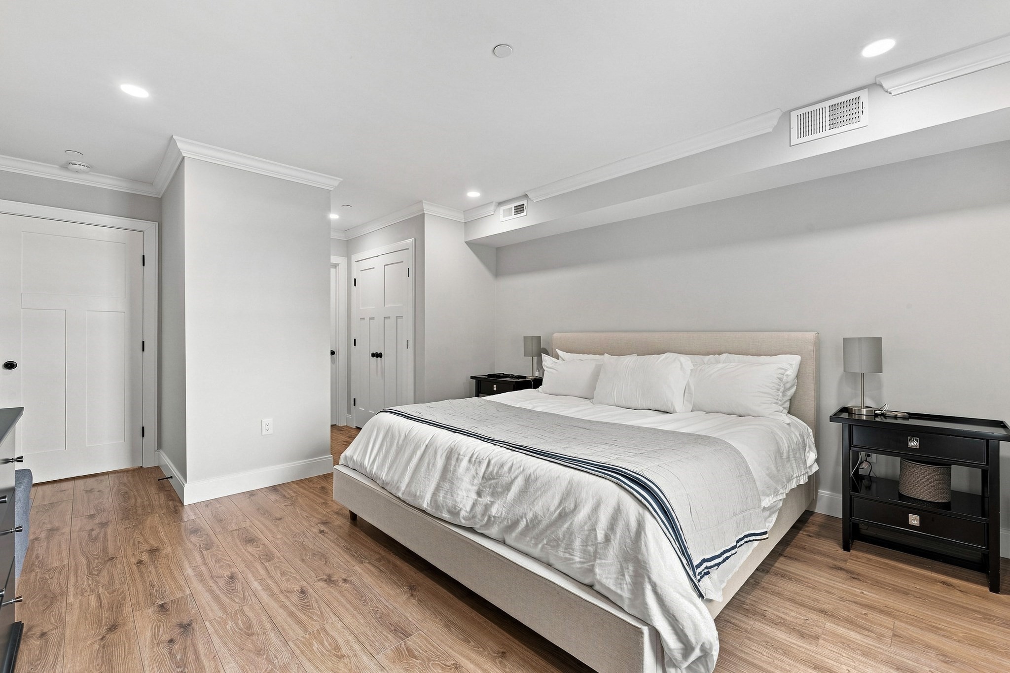 1721 Centre St # 204 Property Photo 17