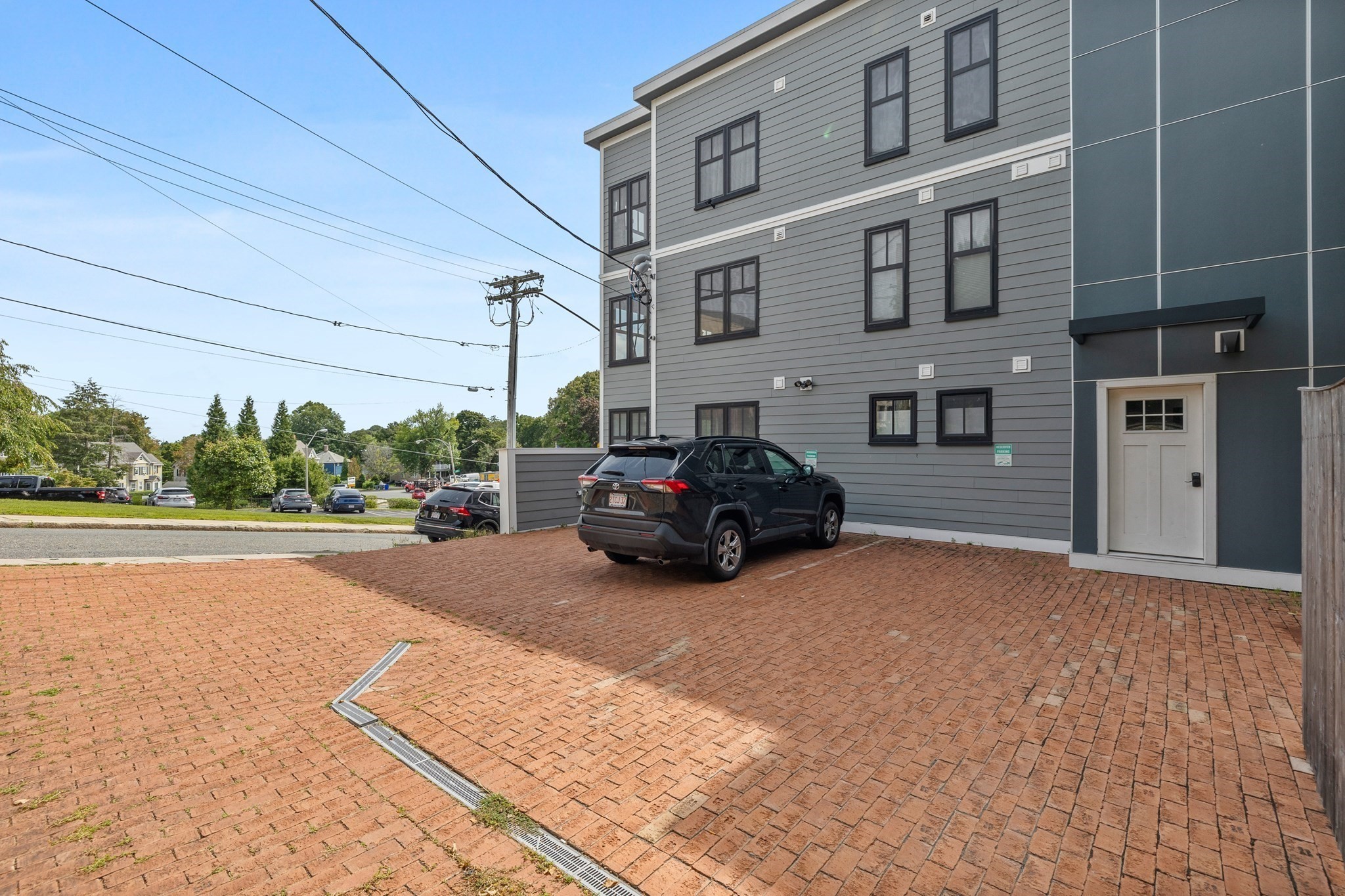 1721 Centre St # 204 Property Photo 24