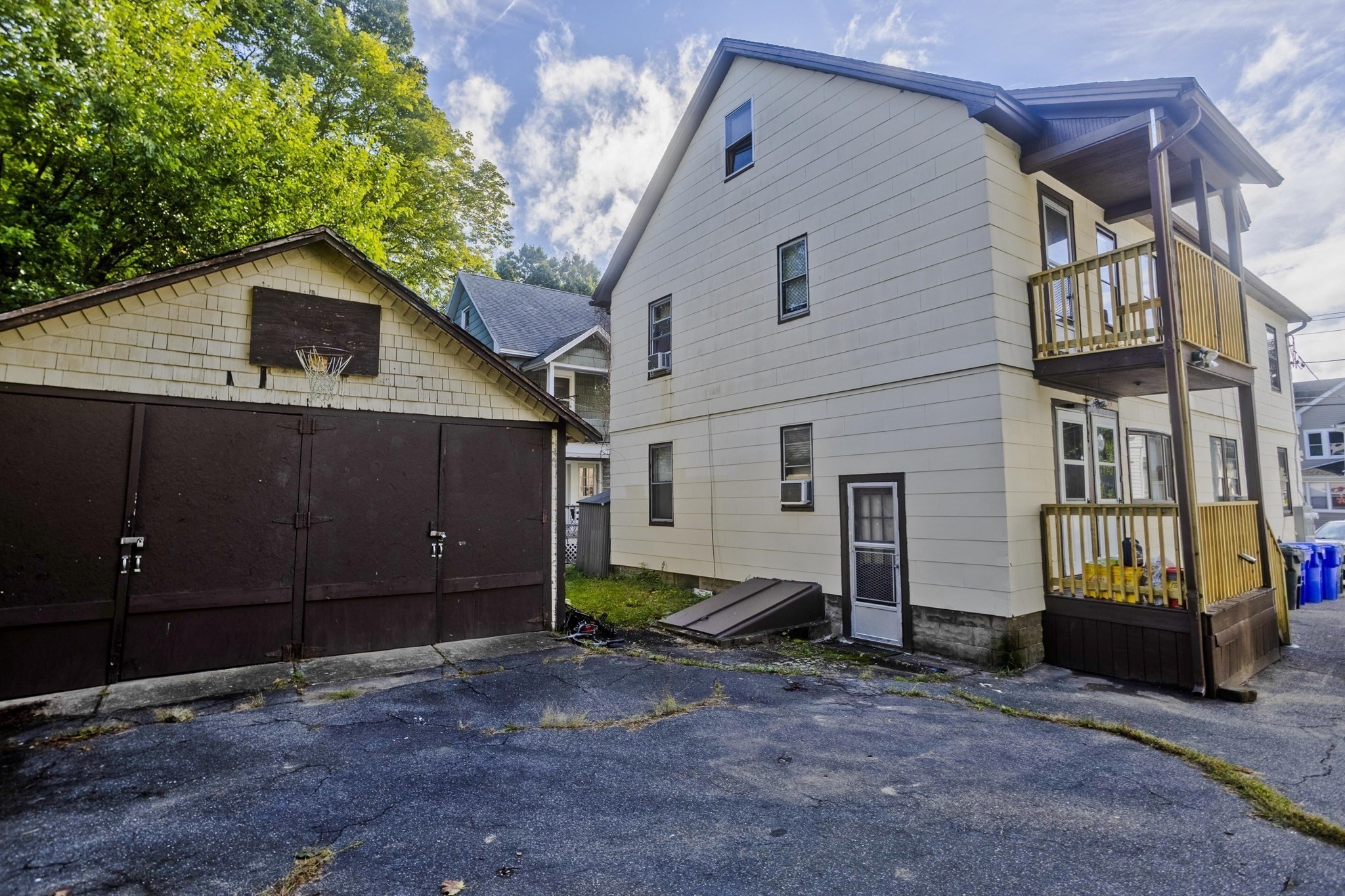 82-84 Maryland St Property Photo 7