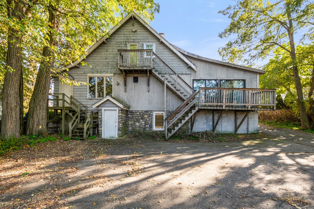 105 Hartford Tpke Property Photo 1