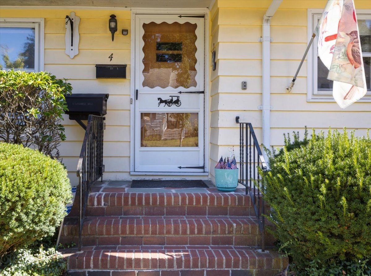 4 Oakhurst Rd Property Photo 2