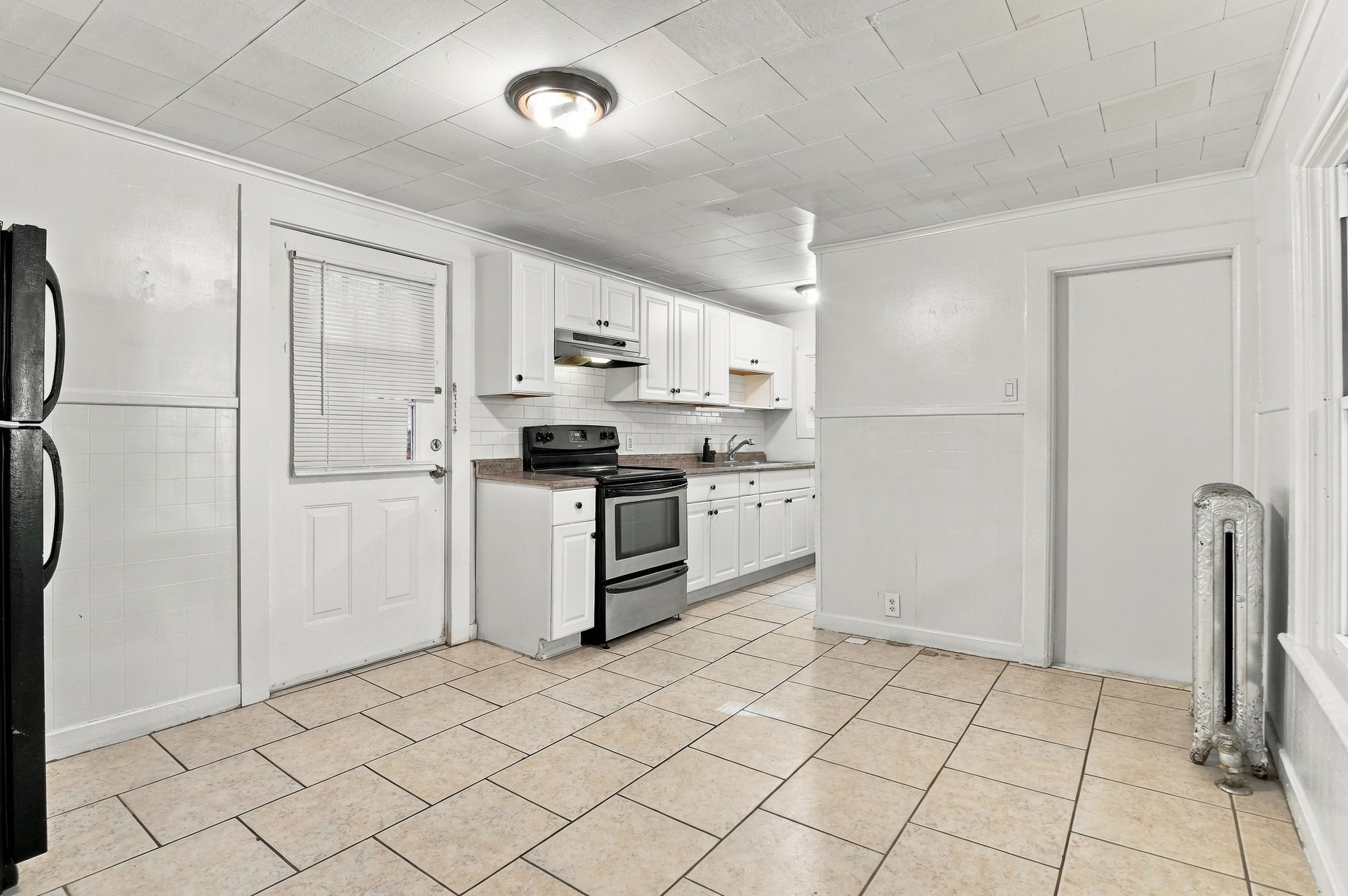99 Crystal Street Property Photo 8
