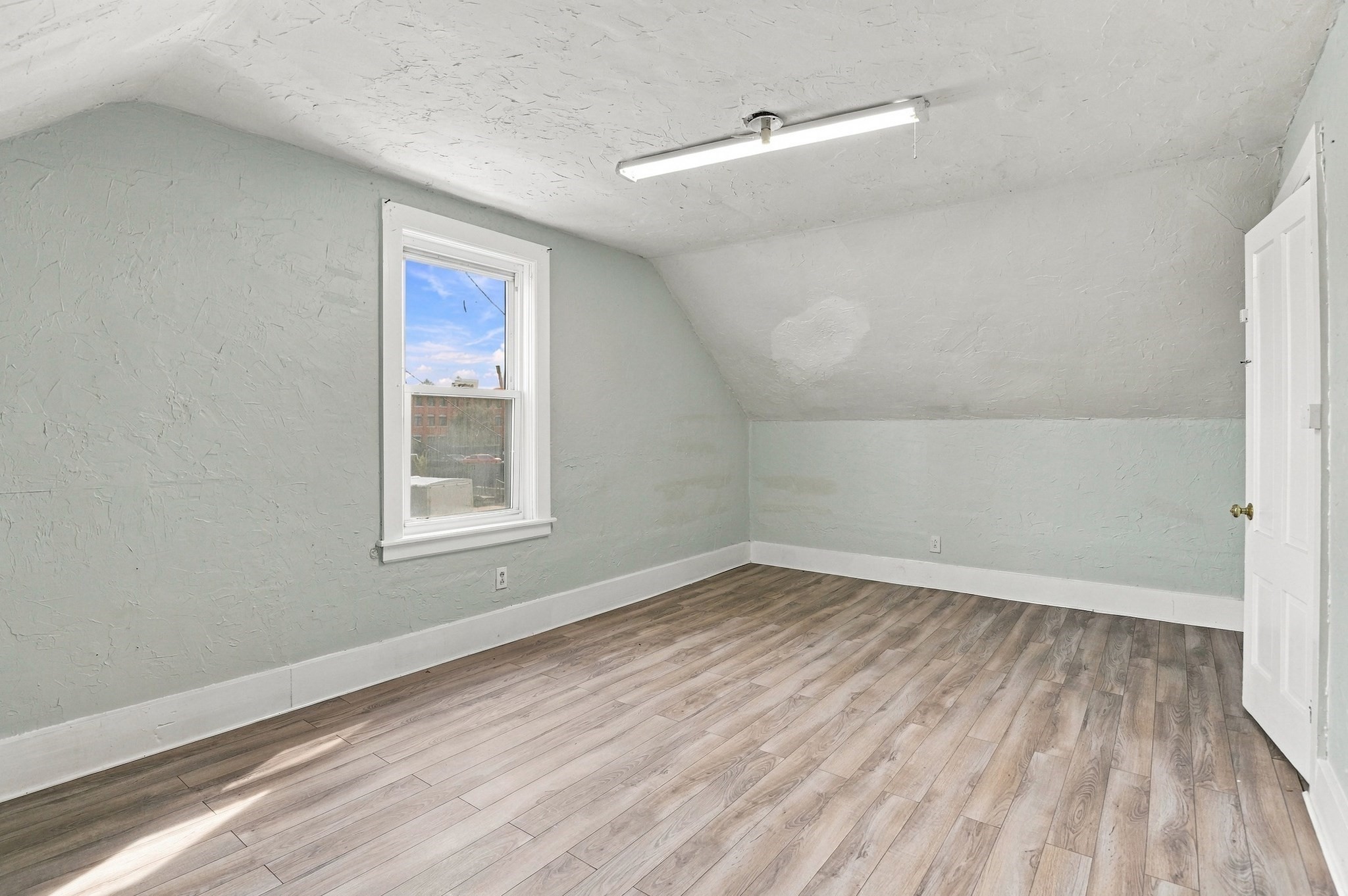 99 Crystal Street Property Photo 23