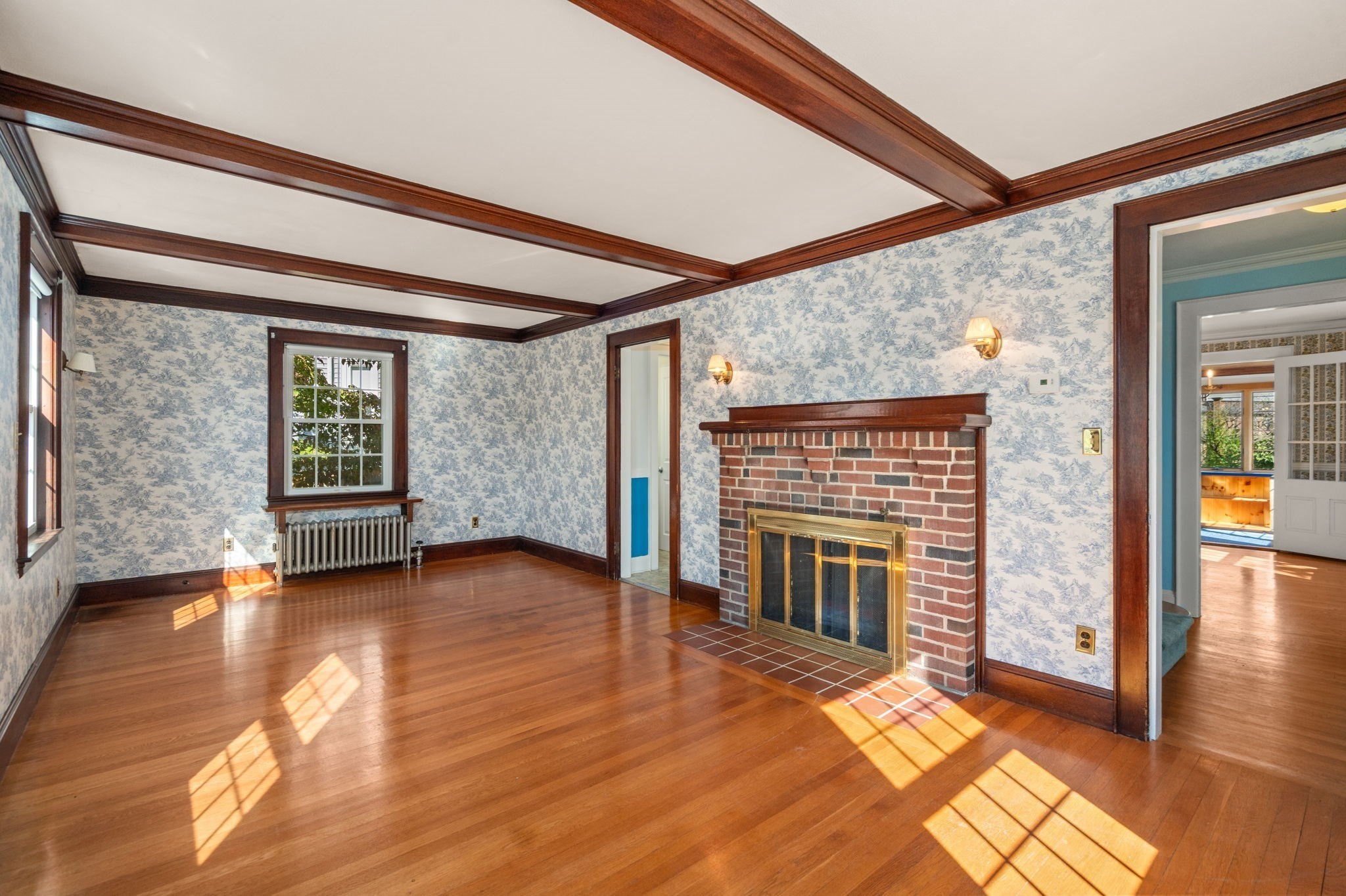 61 Tesla Ave Property Photo 3