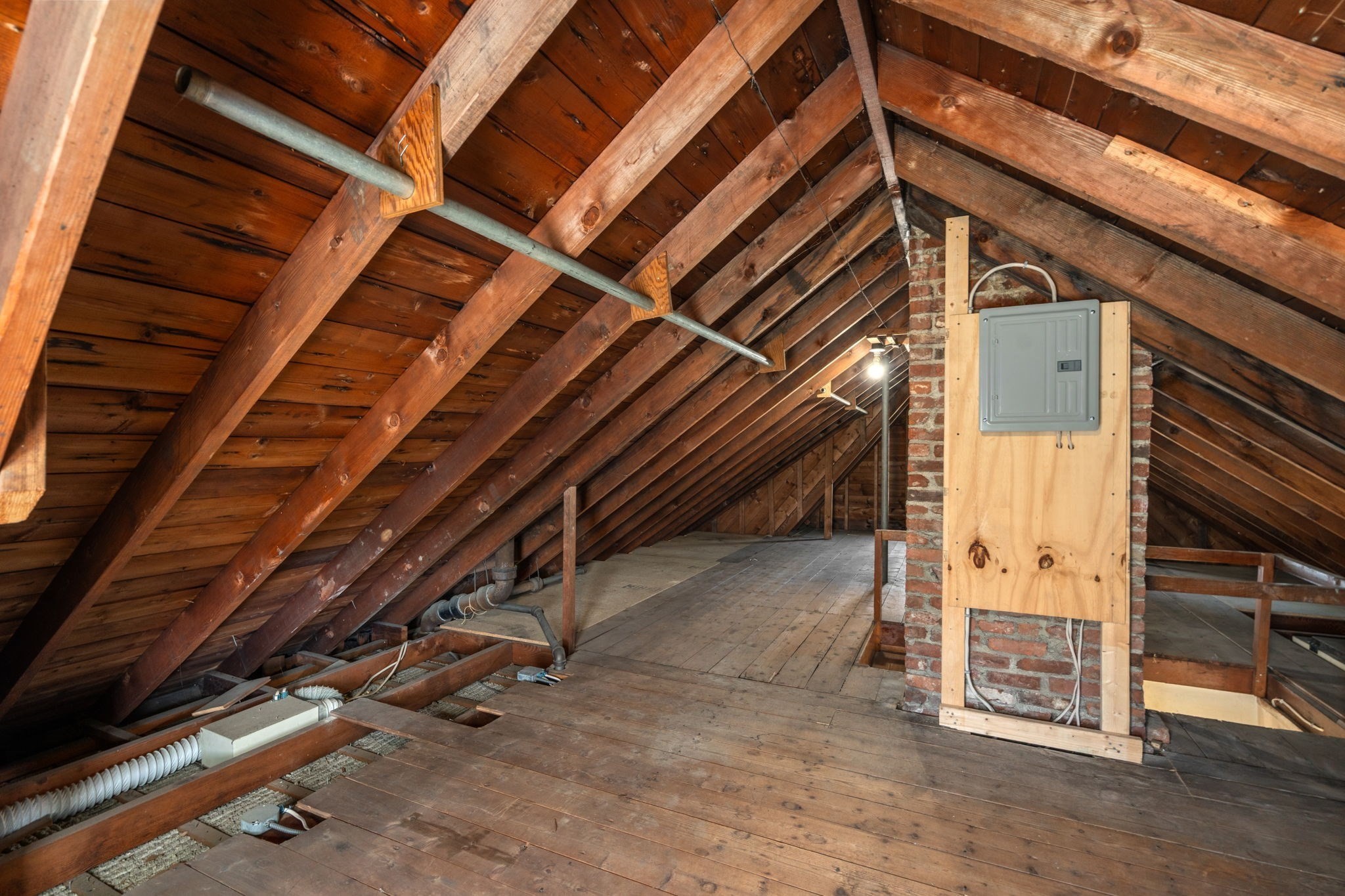61 Tesla Ave Property Photo 33