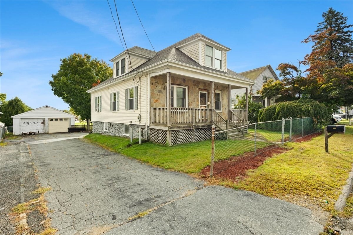 898 Church Street Property Photo 2