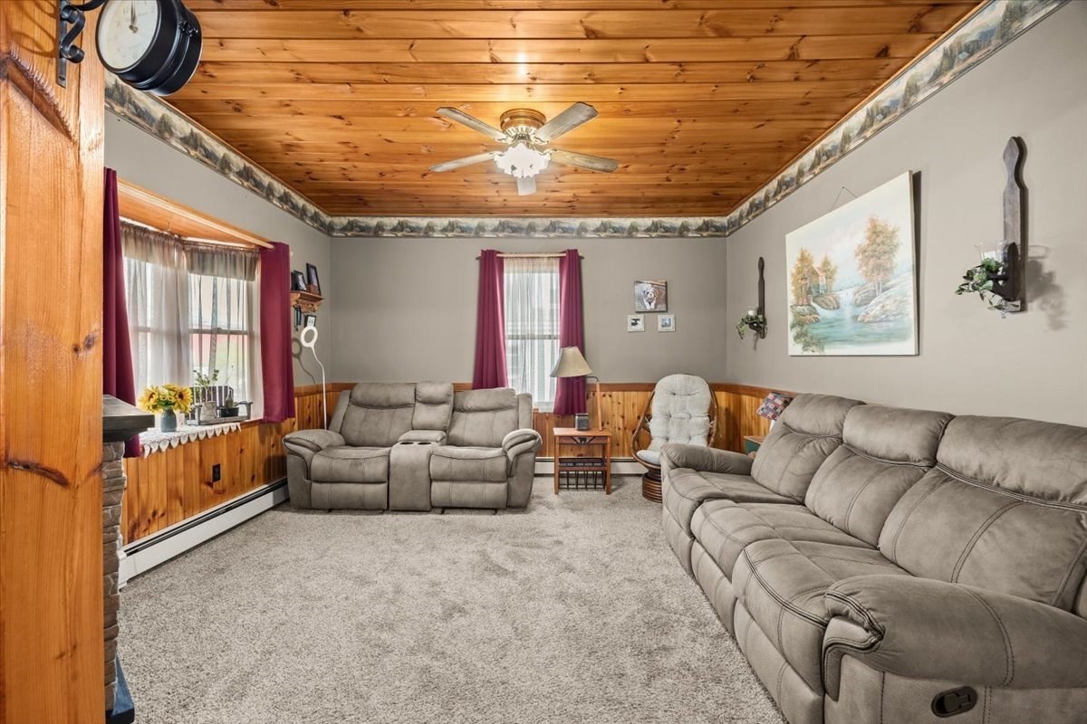 898 Church Street Property Photo 4