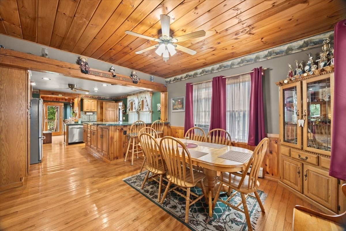898 Church Street Property Photo 8