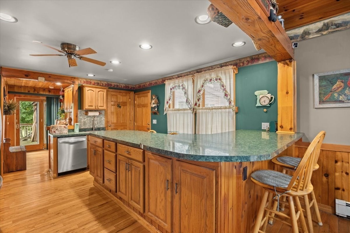 898 Church Street Property Photo 11