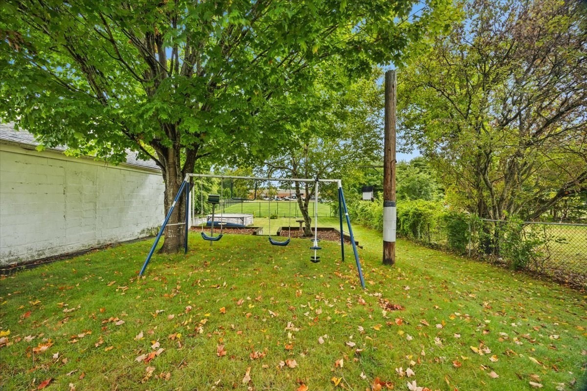 898 Church Street Property Photo 32