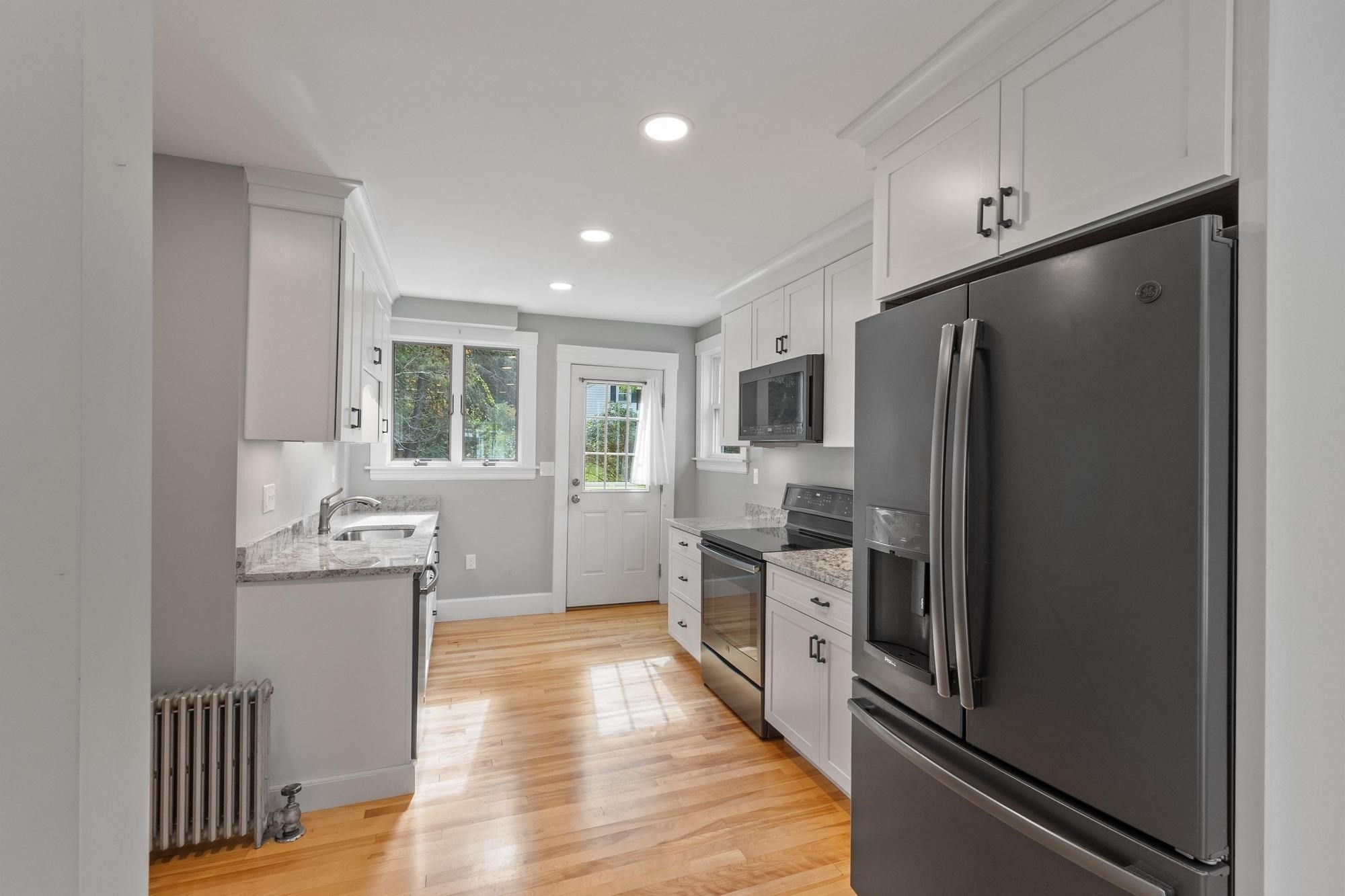 323 Pearl St Property Photo 12