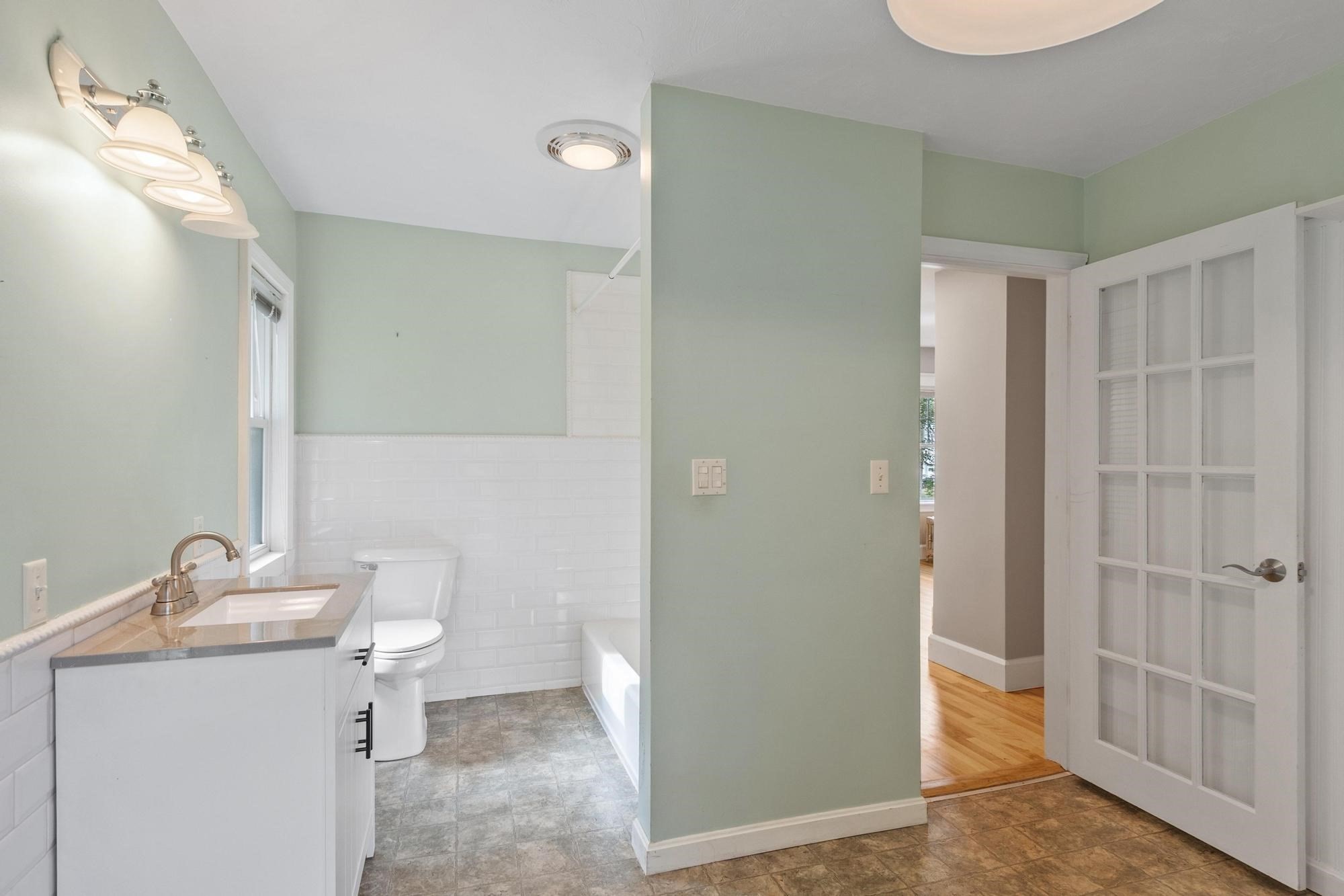 323 Pearl St Property Photo 18