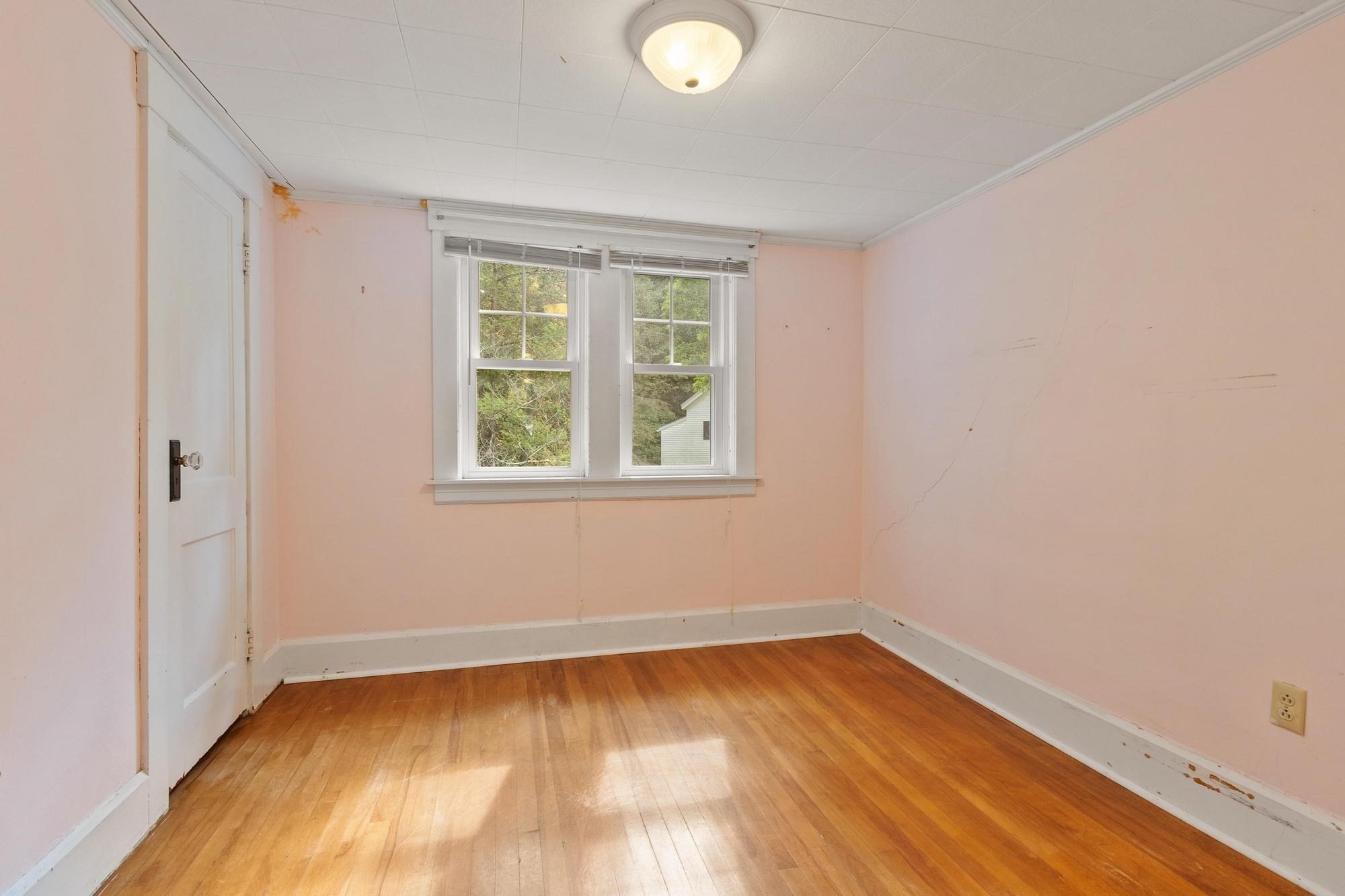 323 Pearl St Property Photo 25