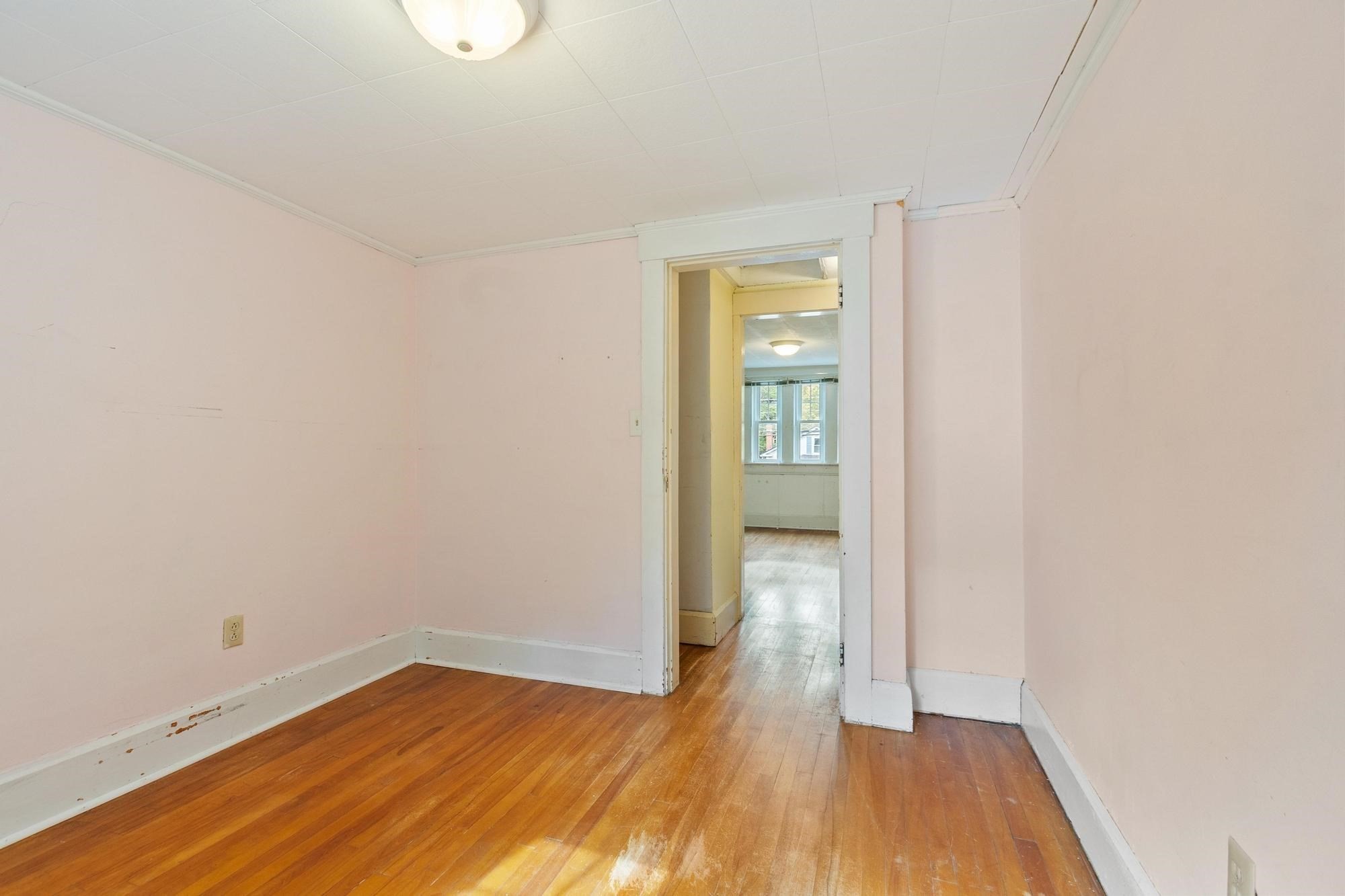323 Pearl St Property Photo 27