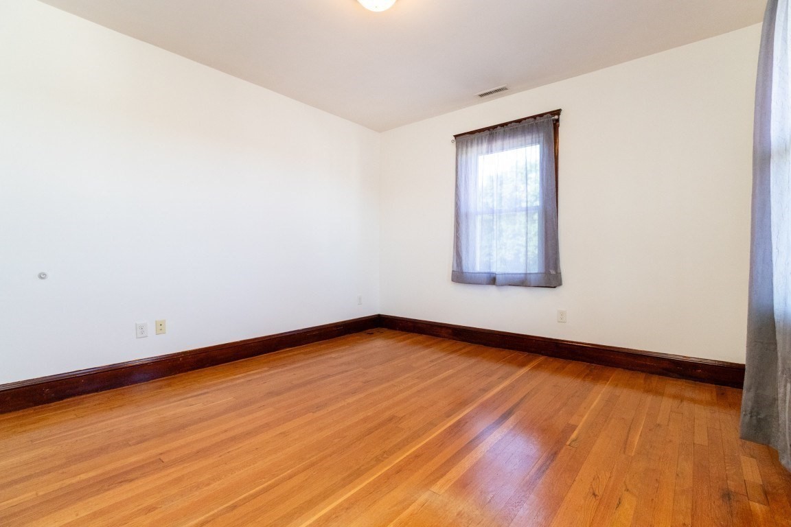 37 Cedrus Ave # 37 Property Photo 24