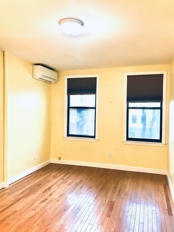 265 Lexington St # 2 Property Photo 4