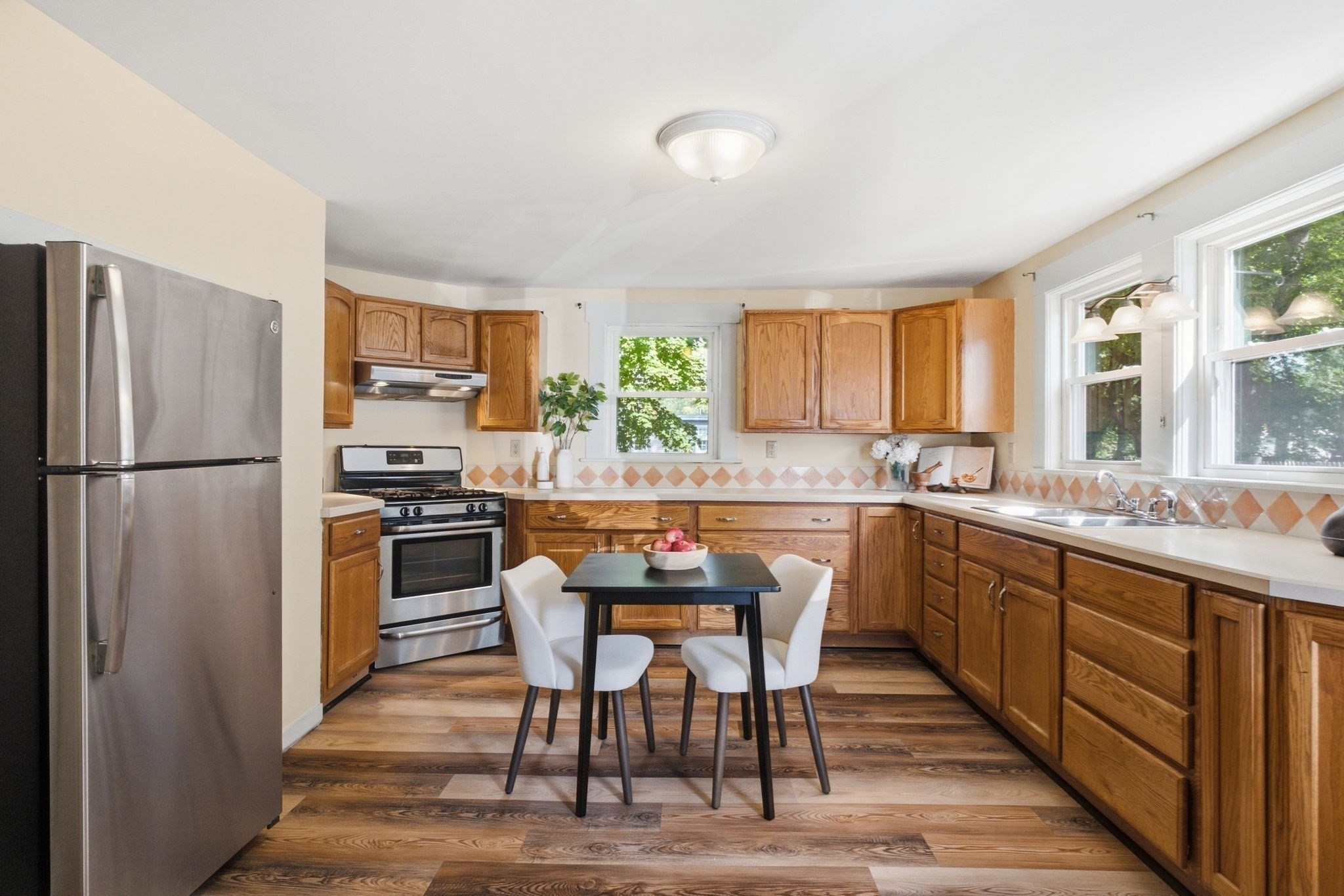 33 Park St Property Photo 6
